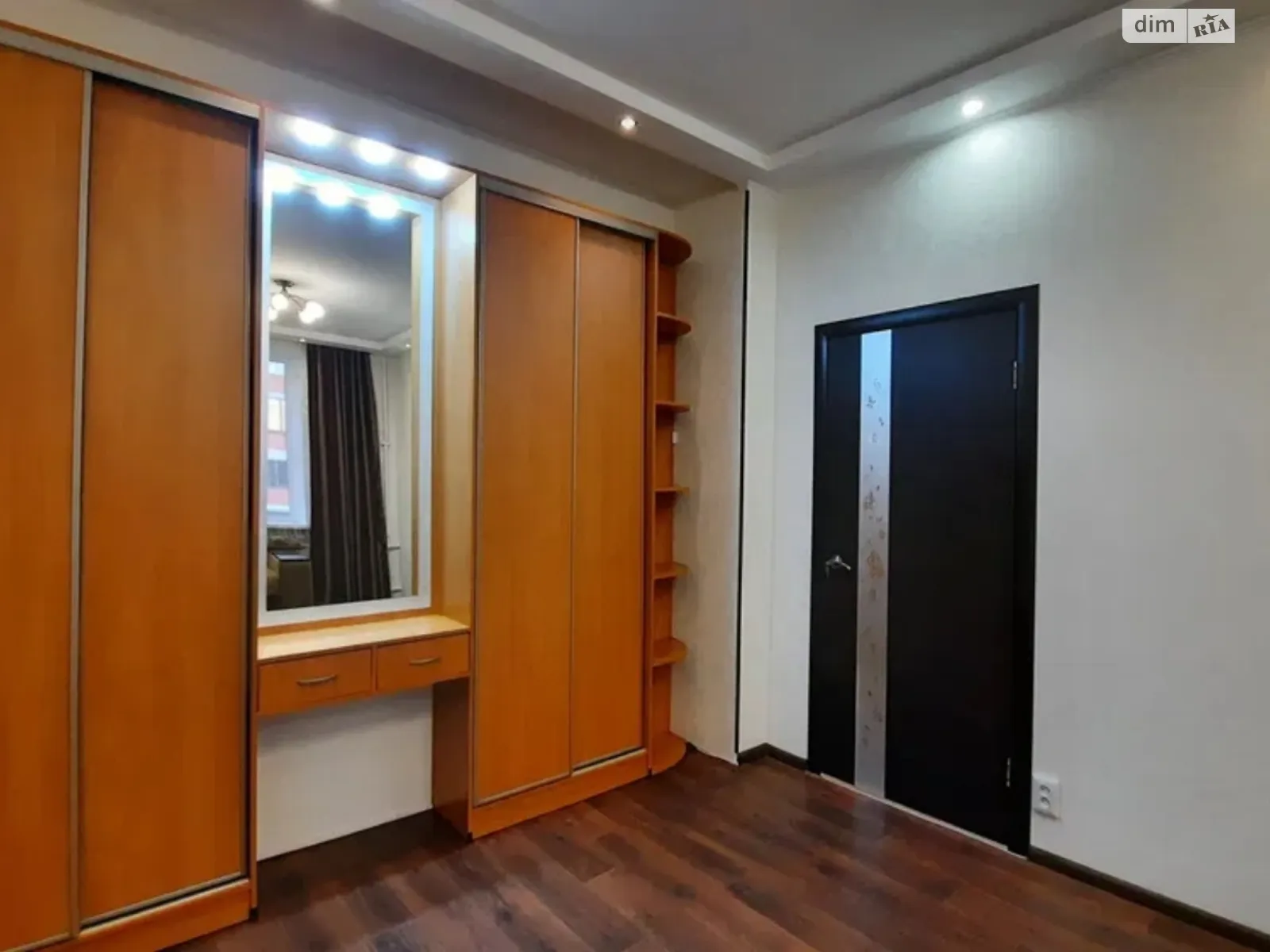 Продается 2-комнатная квартира 60 кв. м в Харькове, просп. Науки