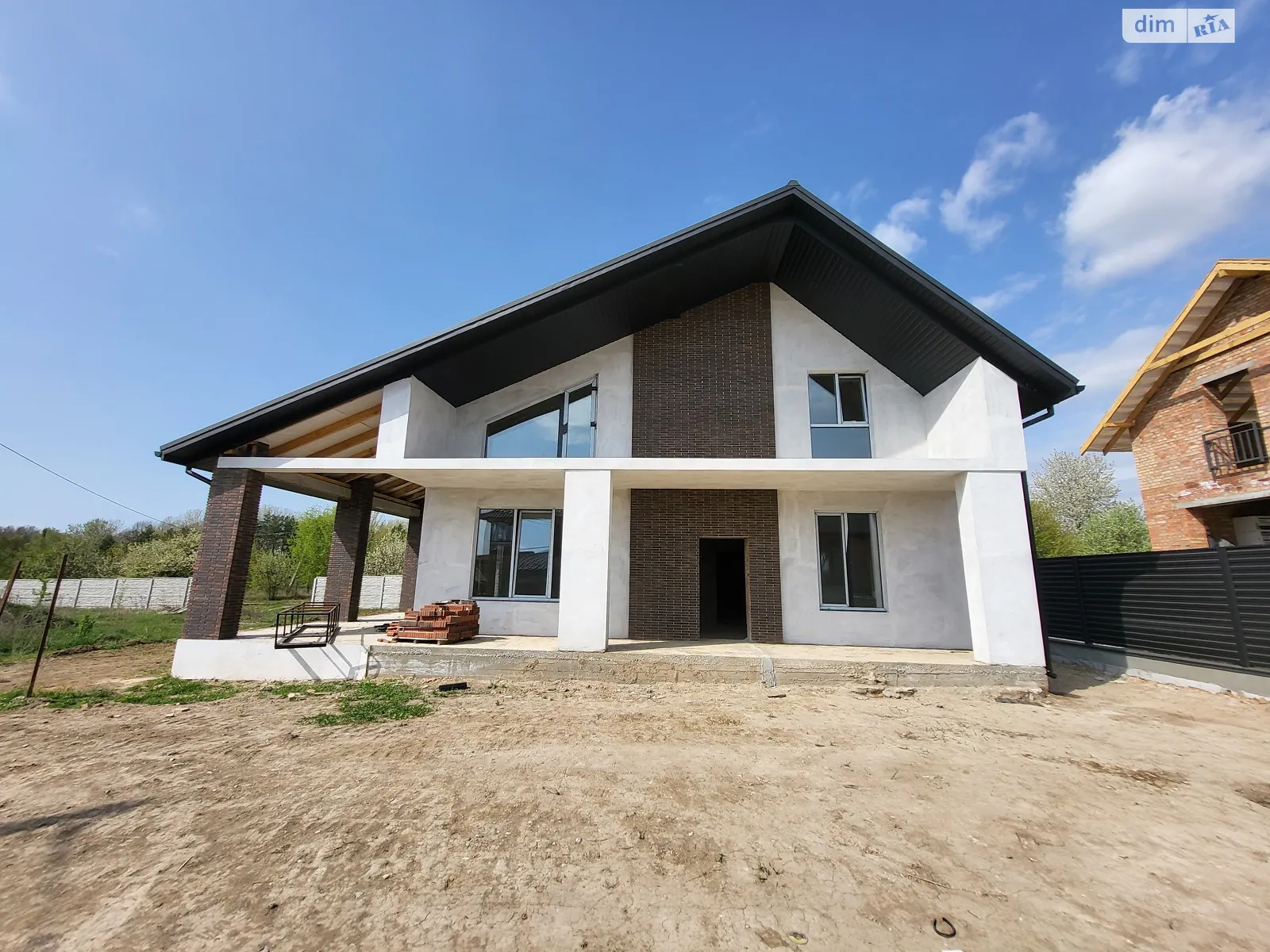 Продается дом на 2 этажа 125 кв. м с бассейном, цена: 140000 $ - фото 1