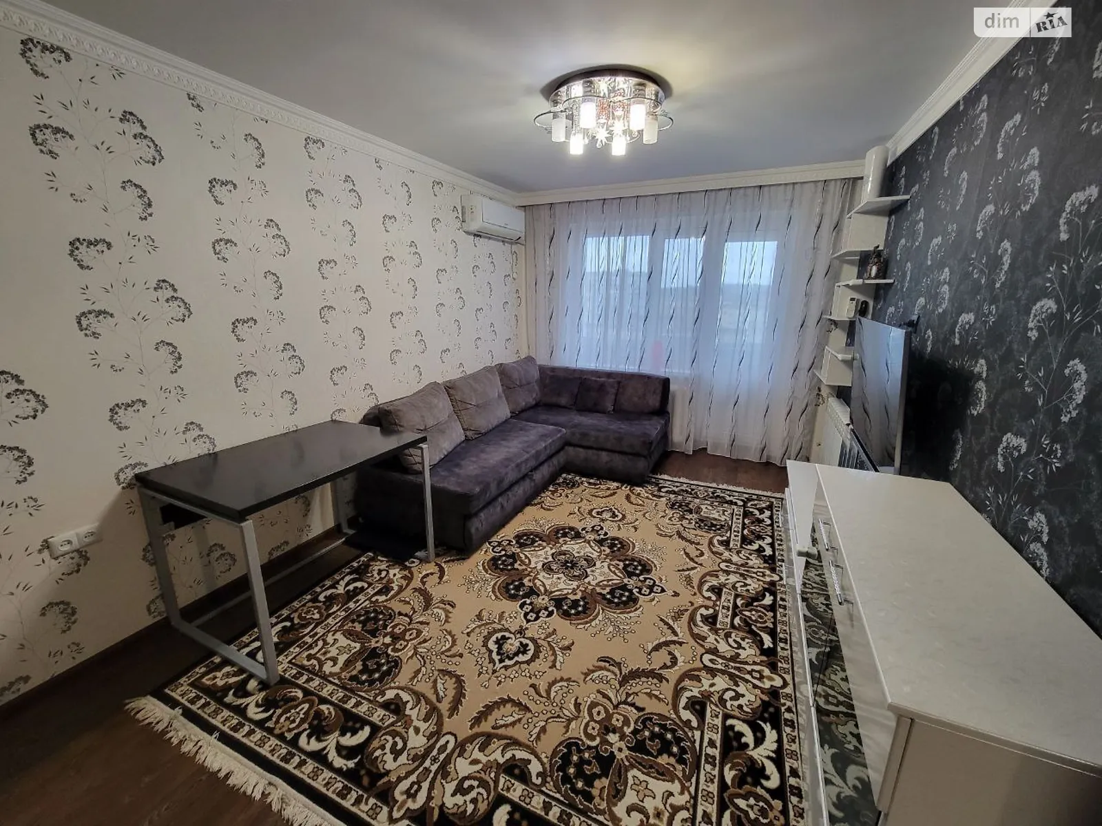 Продается 2-комнатная квартира 54 кв. м в Днепре, бул. Славы, 7