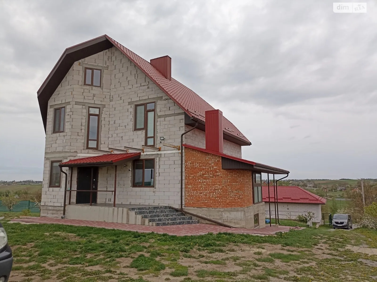 Продається будинок 3 поверховий 295 кв. м з верандою, цена: 150000 €