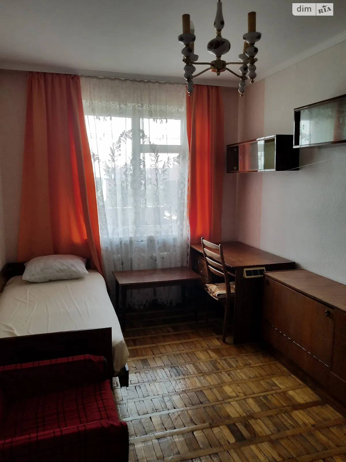 Здається в оренду кімната 85 кв. м у Києві, цена: 4000 грн - фото 1