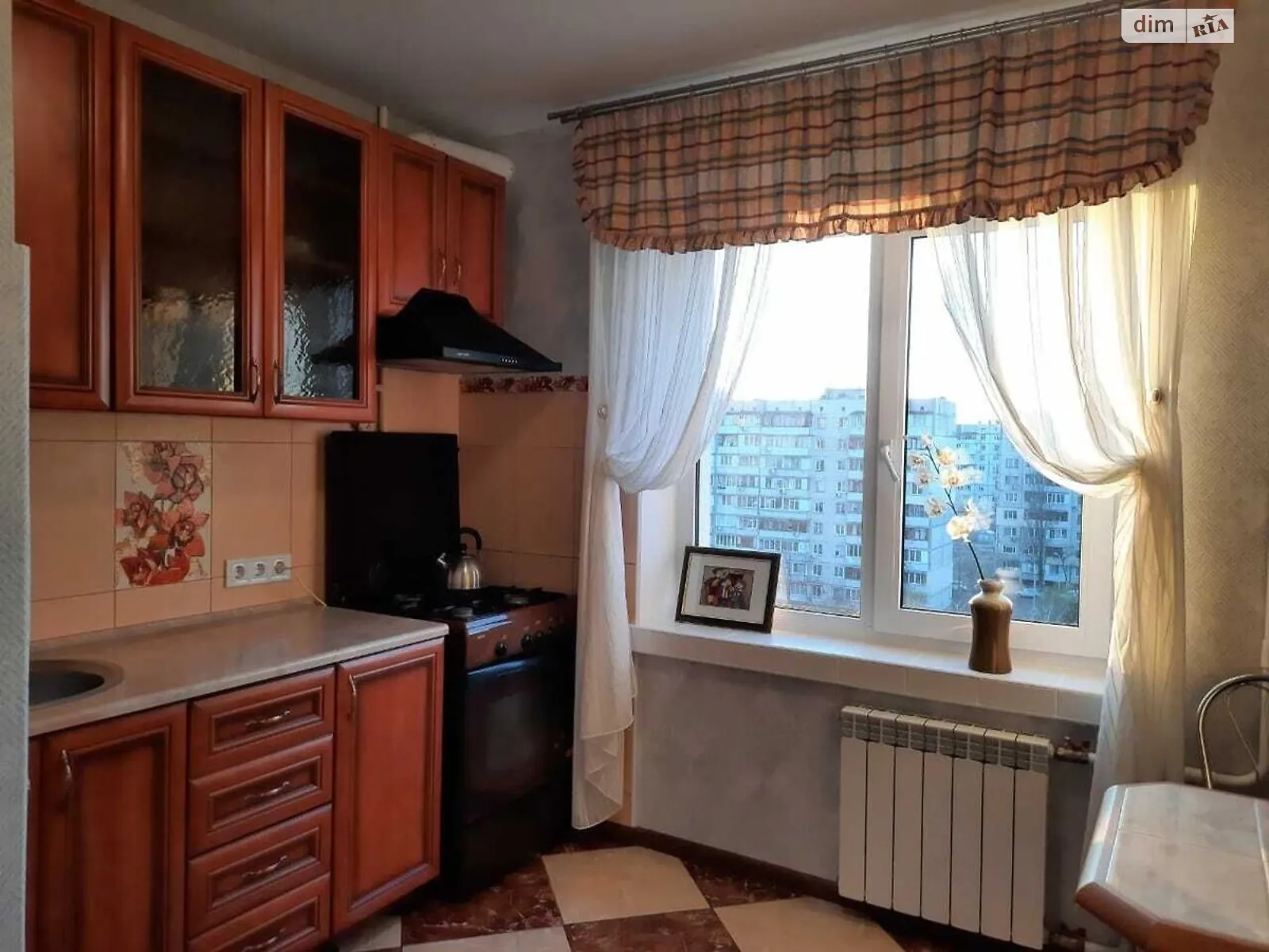 Продается 1-комнатная квартира 36 кв. м в Киеве, ул. Героев Днепра