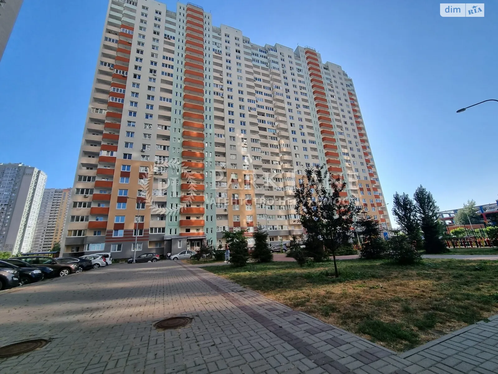 Продается 1-комнатная квартира 42 кв. м в Киеве, ул. Софии Русовой, 7А