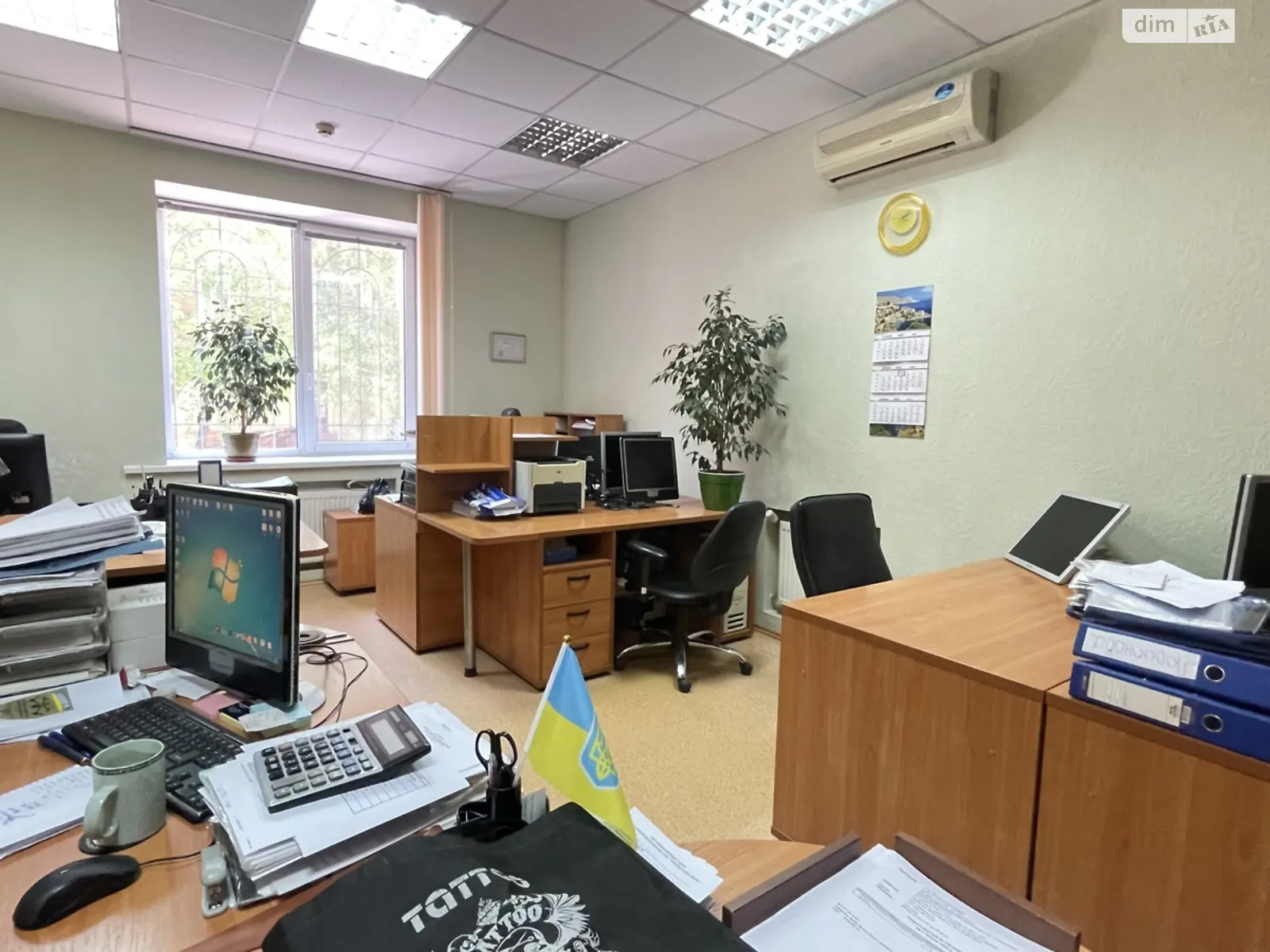 Продається офіс 181 кв. м в бізнес-центрі, цена: 215000 $