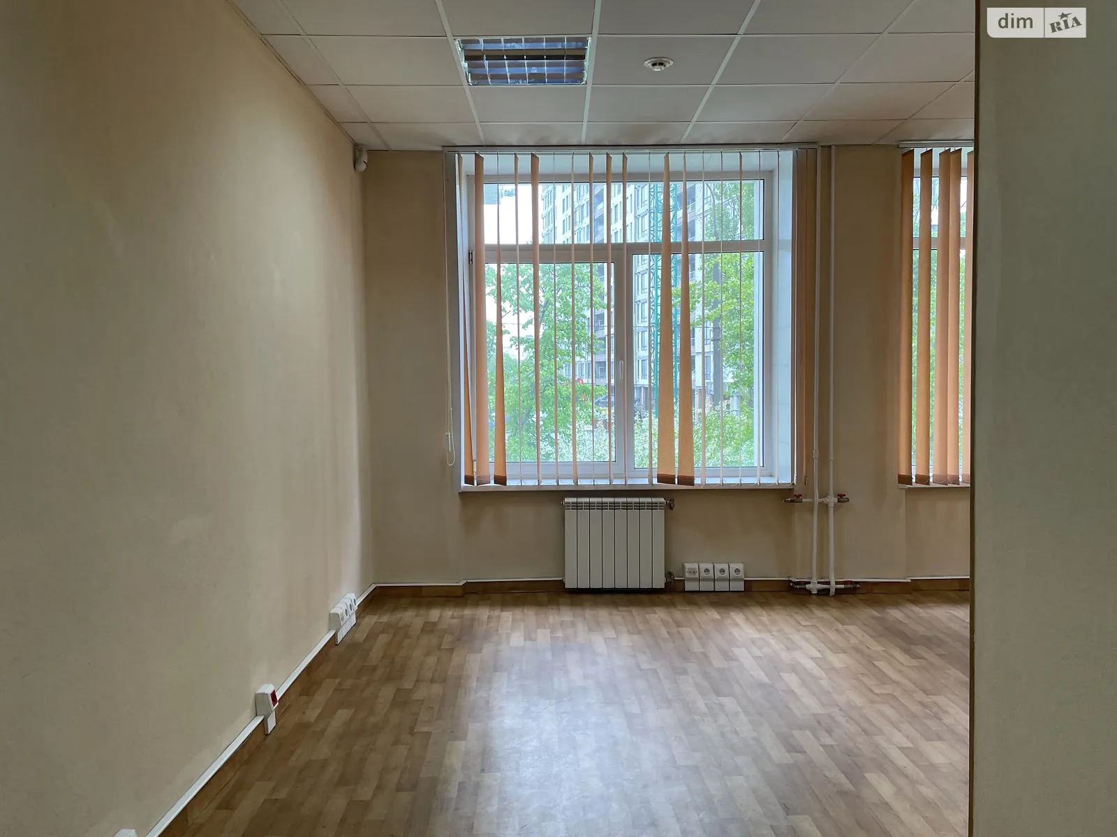 Здається в оренду офіс 31.8 кв. м в бізнес-центрі, цена: 15510 грн - фото 1