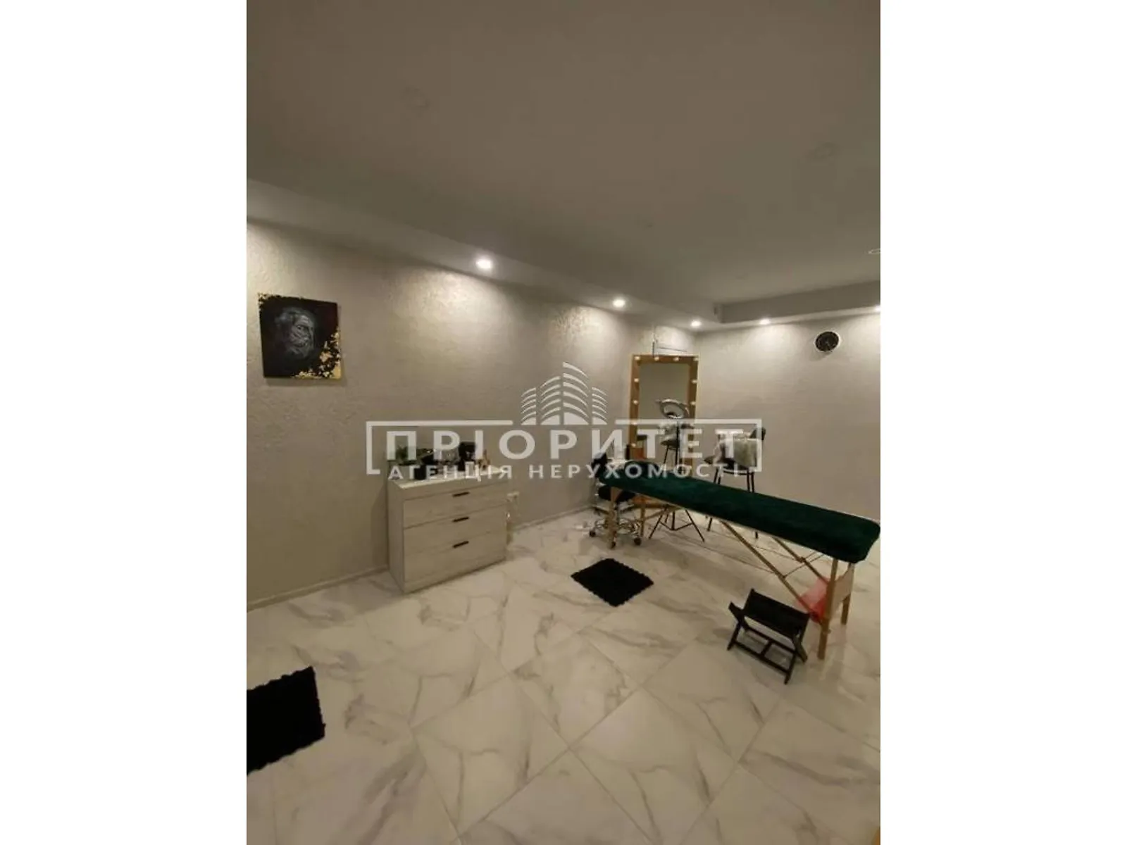 Продается офис 65 кв. м в бизнес-центре, цена: 55000 $