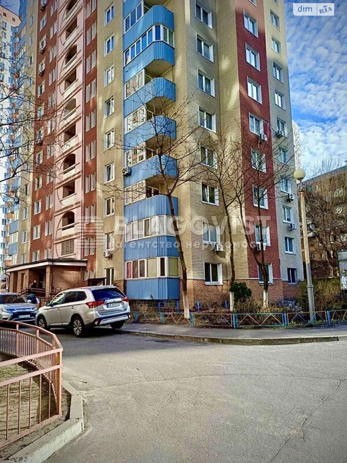 Продается 1-комнатная квартира 49 кв. м в Киеве, пер. Феодосийский, 14А - фото 1