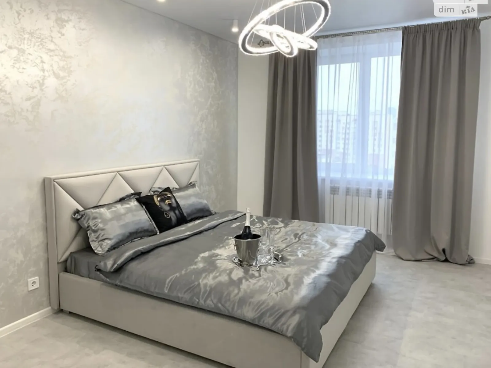Сдается в аренду 2-комнатная квартира 77.3 кв. м в Виннице, цена: 24000 грн