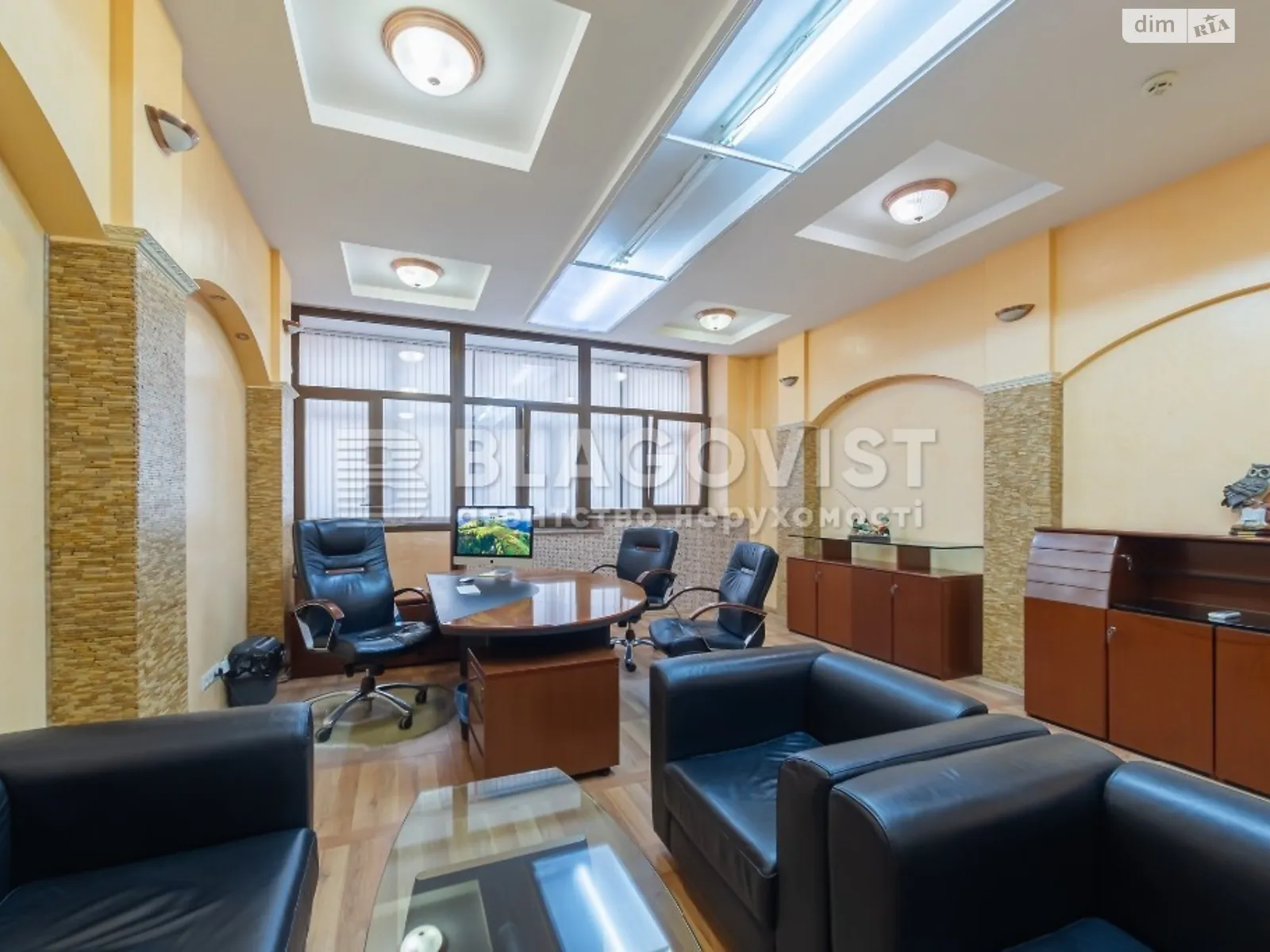 Продается офис 201 кв. м в бизнес-центре, цена: 1200000 $