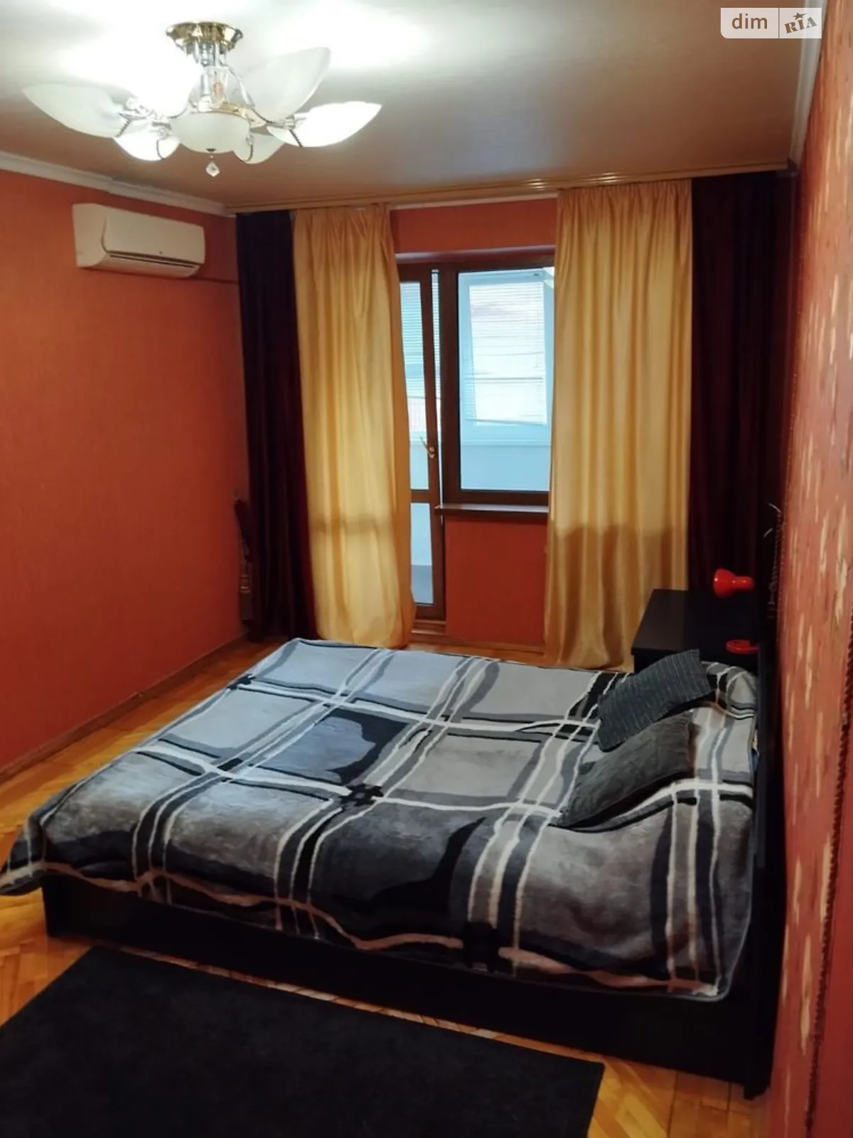 Продается 3-комнатная квартира 67 кв. м в Харькове, цена: 26500 $