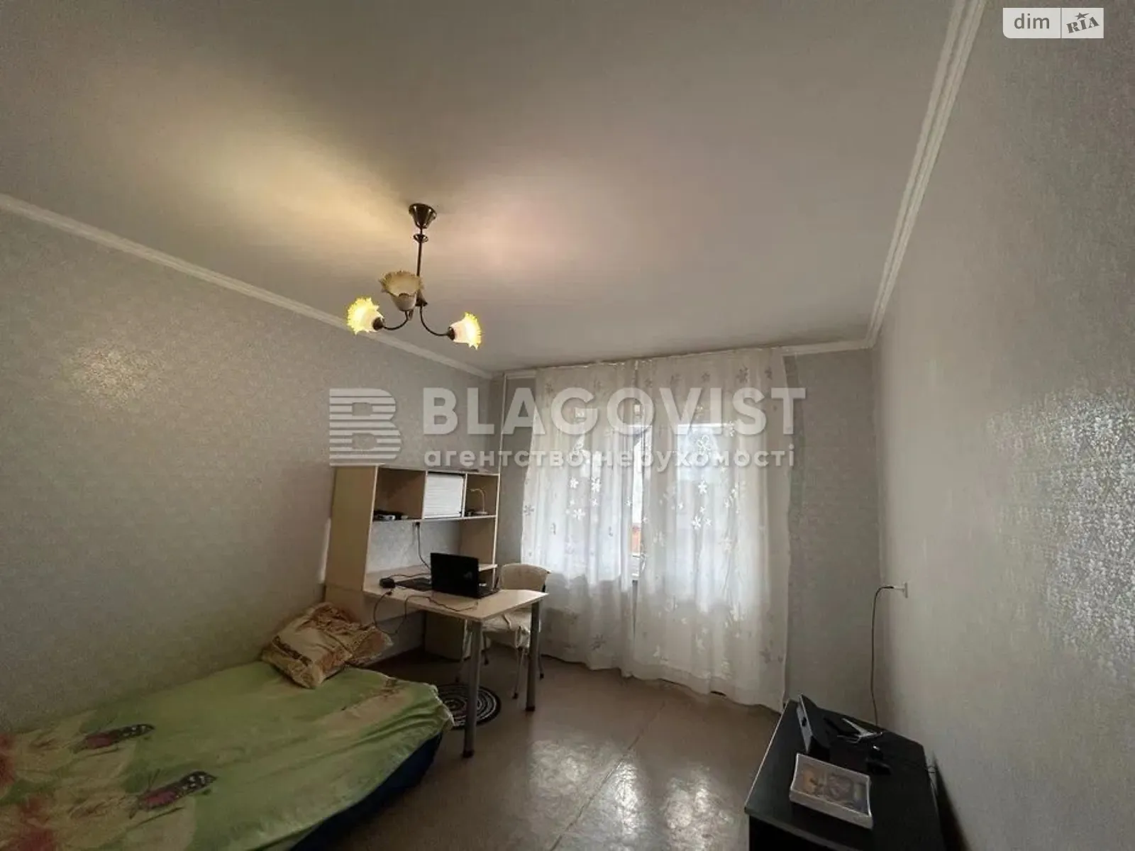Продается 2-комнатная квартира 54.1 кв. м в Киеве, ул. Приречная, 37