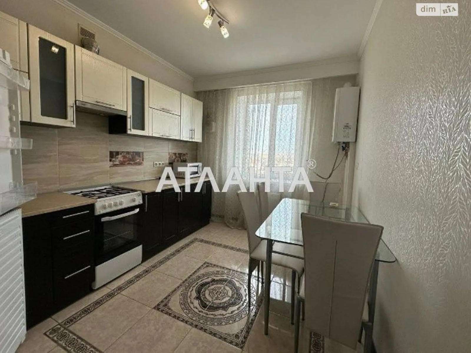 Продается 1-комнатная квартира 42 кв. м в Киеве, пл. Софиевская