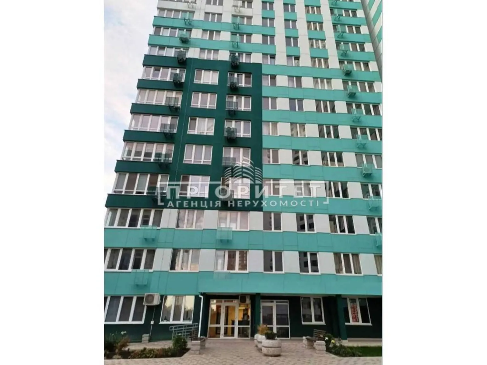 Продается 1-комнатная квартира 52 кв. м в Одессе, ул. Жаботинского - фото 1