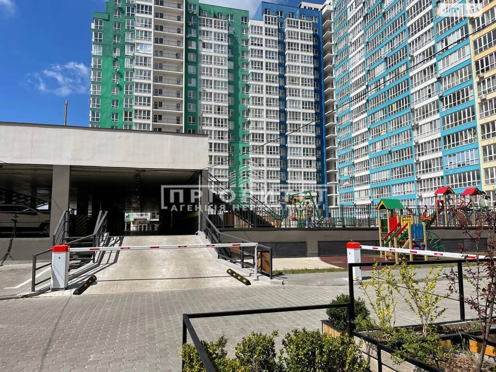 Продается 1-комнатная квартира 56.9 кв. м в Одессе, ул. Жемчужная - фото 1
