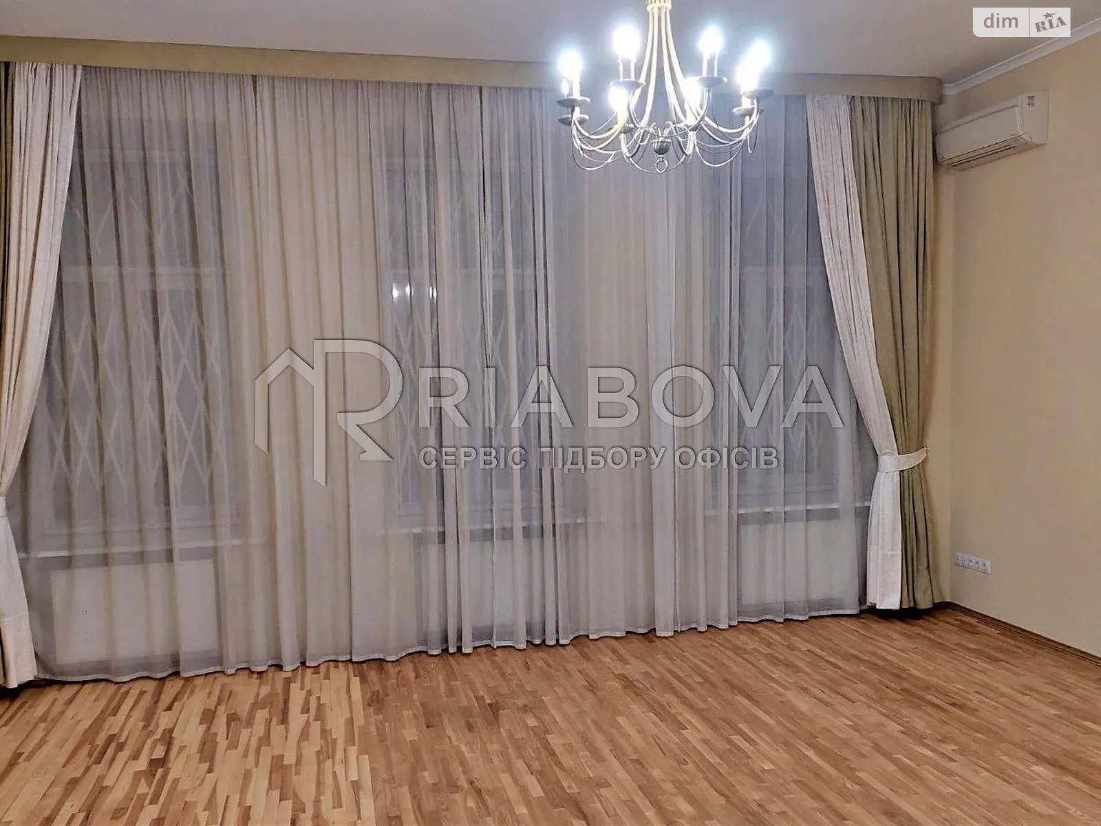 Сдается в аренду офис 203 кв. м в бизнес-центре, цена: 2000 $ - фото 1