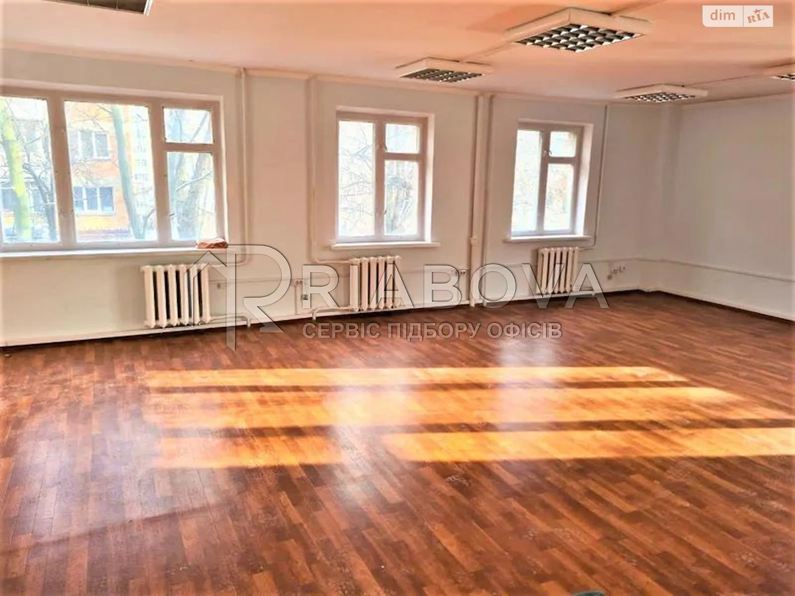 Сдается в аренду офис 168 кв. м в бизнес-центре, цена: 46569 грн