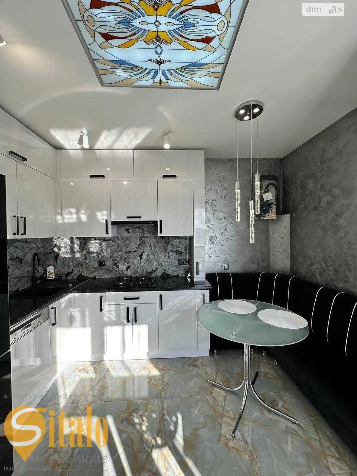 Продается 1-комнатная квартира 40 кв. м в Ивано-Франковске, цена: 68500 $