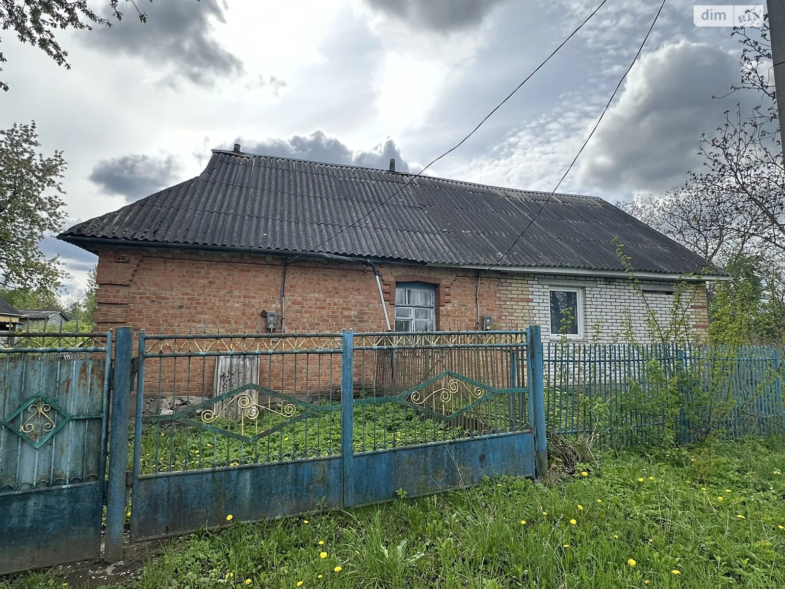 Продається одноповерховий будинок 82 кв. м з каміном, вул. Першотравнева