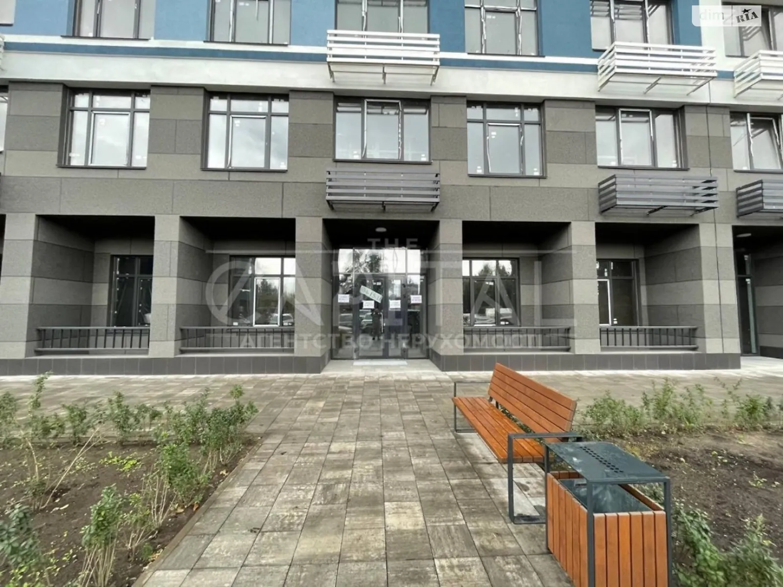 Продается офис 206 кв. м в бизнес-центре, цена: 299000 $ - фото 1