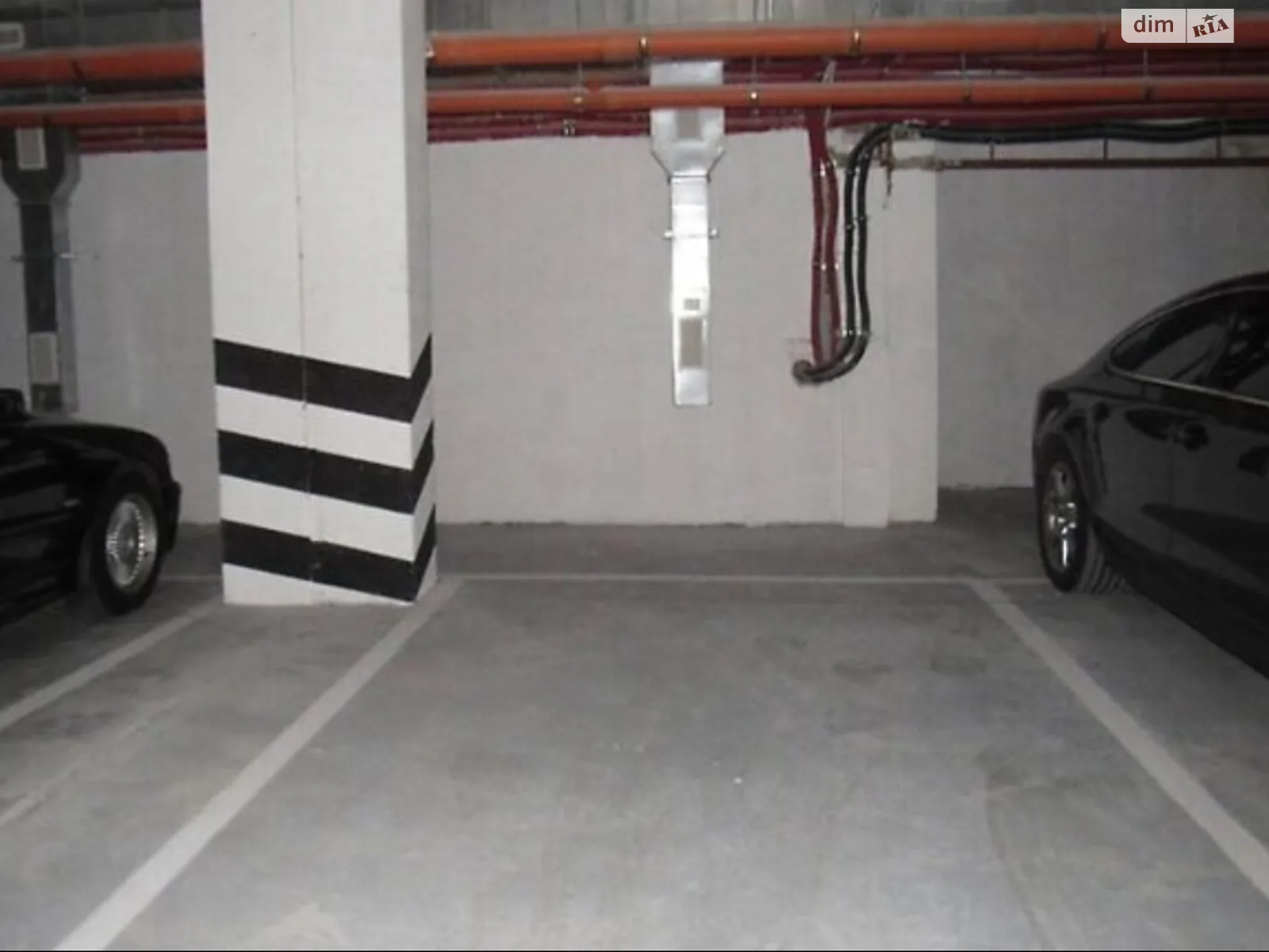 Сдается в аренду подземный паркинг под легковое авто на 20 кв. м, цена: 3500 грн