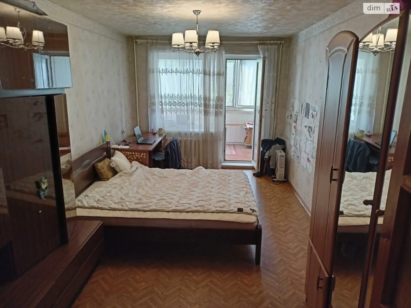 Продается 3-комнатная квартира 70 кв. м в Днепре, просп. Героев - фото 1