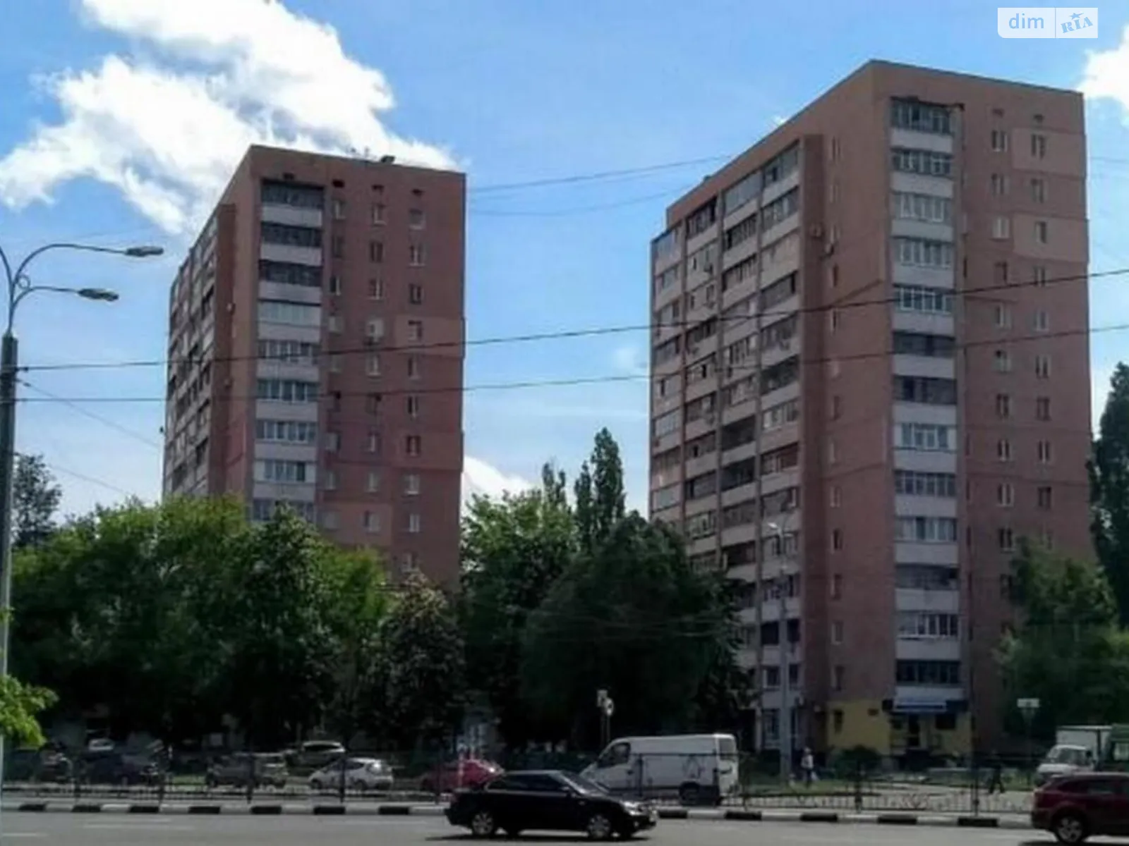 Продается 1-комнатная квартира 40 кв. м в Харькове, просп. Гагарина, 52