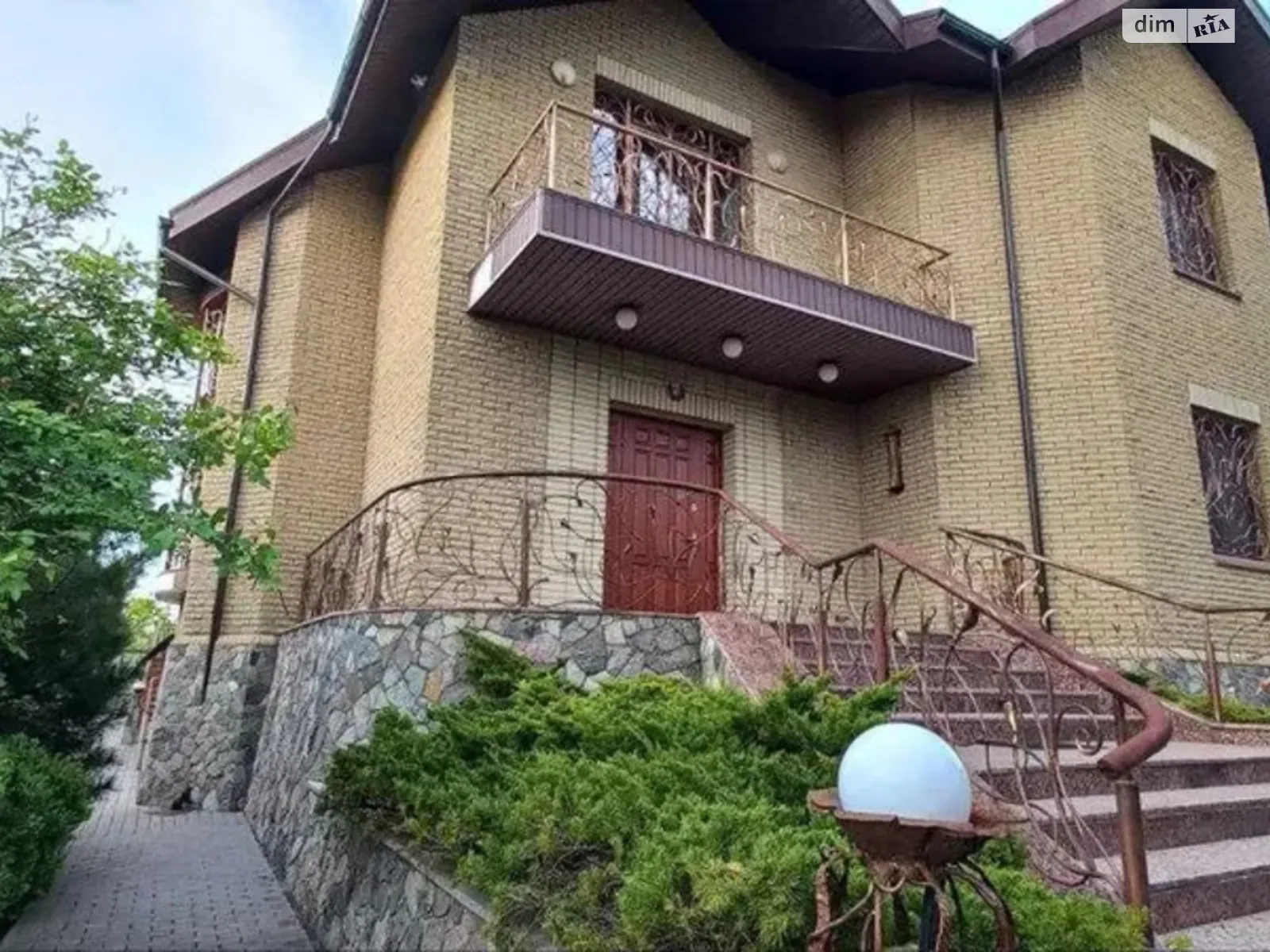 Продается дом на 2 этажа 450 кв. м с баней/сауной, Дослидное