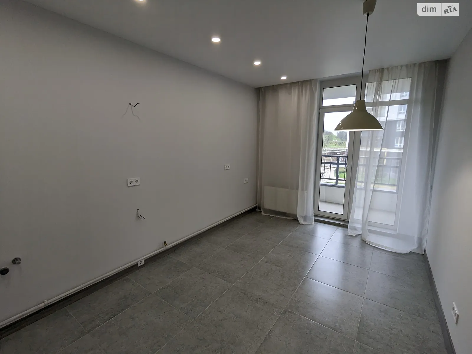 Продается 3-комнатная квартира 90.8 кв. м в Ирпене, ул. Кобылянской Ольги, 1В/8 - фото 1