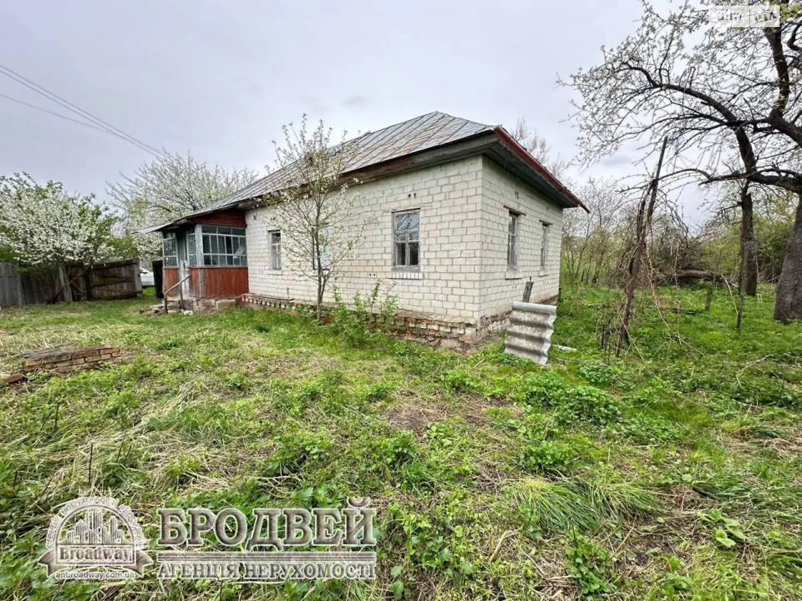 Продается одноэтажный дом 55 кв. м с камином, цена: 5200 $