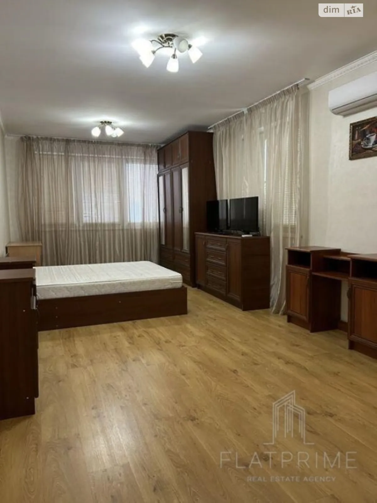 Продается 2-комнатная квартира 84 кв. м в Киеве, ул. Воскресенская, 16