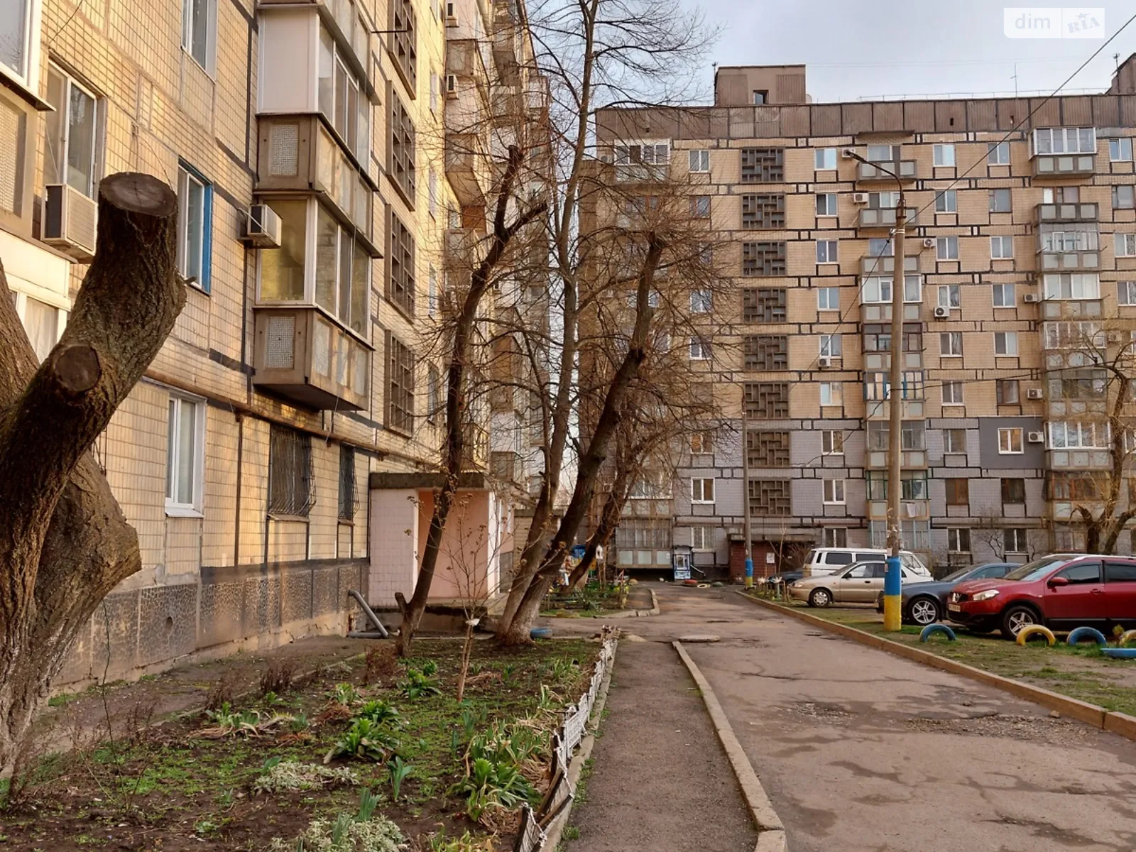 Продается 1-комнатная квартира 37 кв. м в Кривом Роге, ул. Курчатова, 15