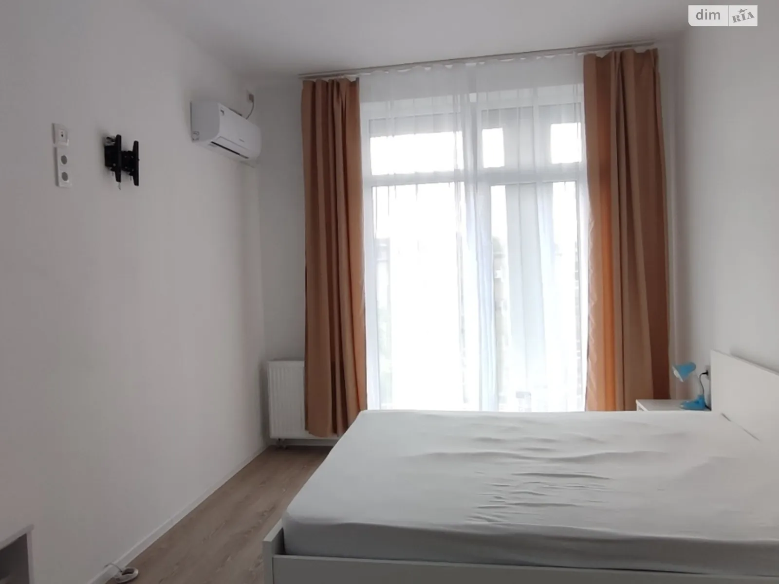 Продается 1-комнатная квартира 45.3 кв. м в Ужгороде, ул. Сечени - фото 1