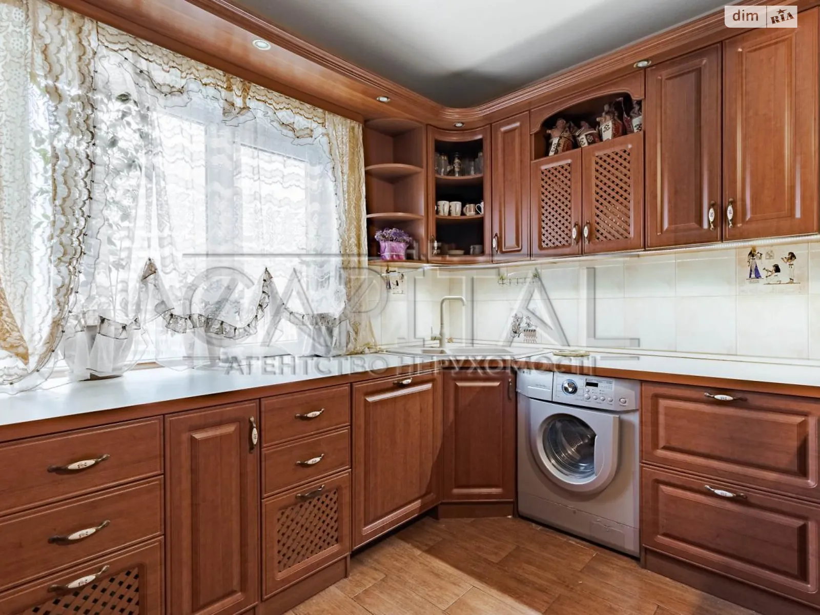 Продается 3-комнатная квартира 97 кв. м в Киеве, ул. Елены Пчилки