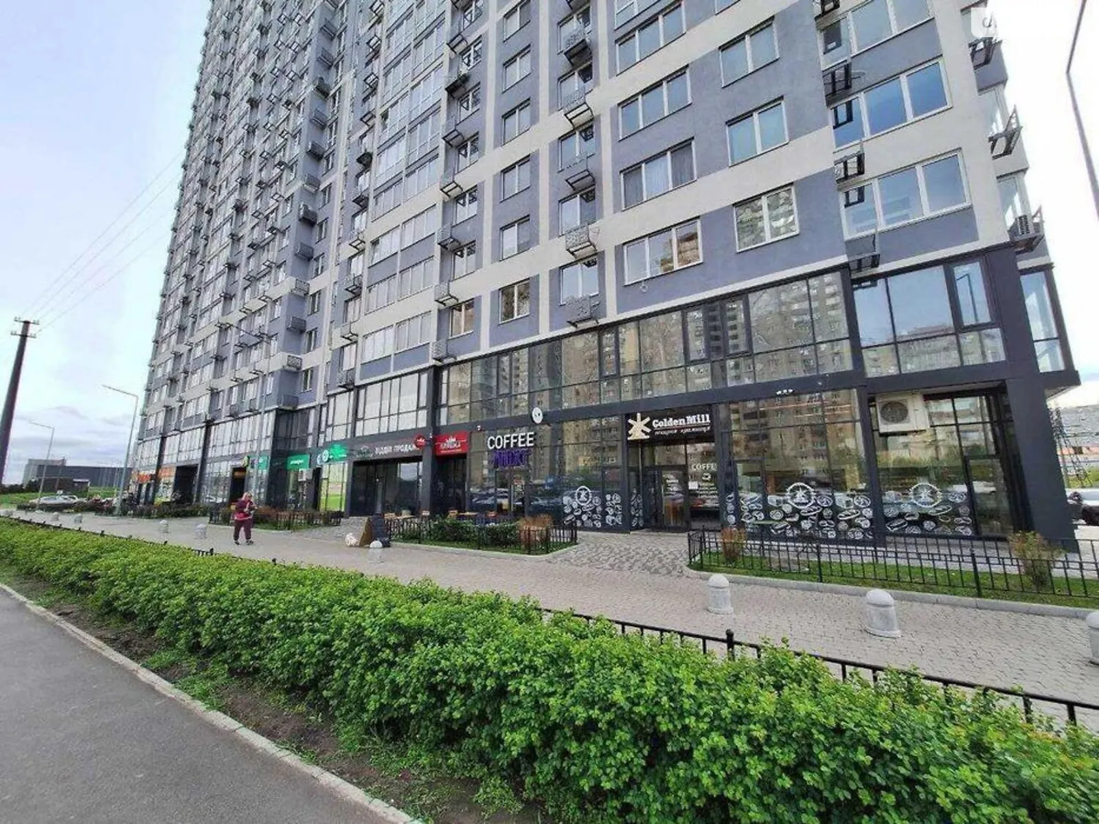 Продается 1-комнатная квартира 41 кв. м в Киеве, ул. Ревуцкого, 40Б - фото 1