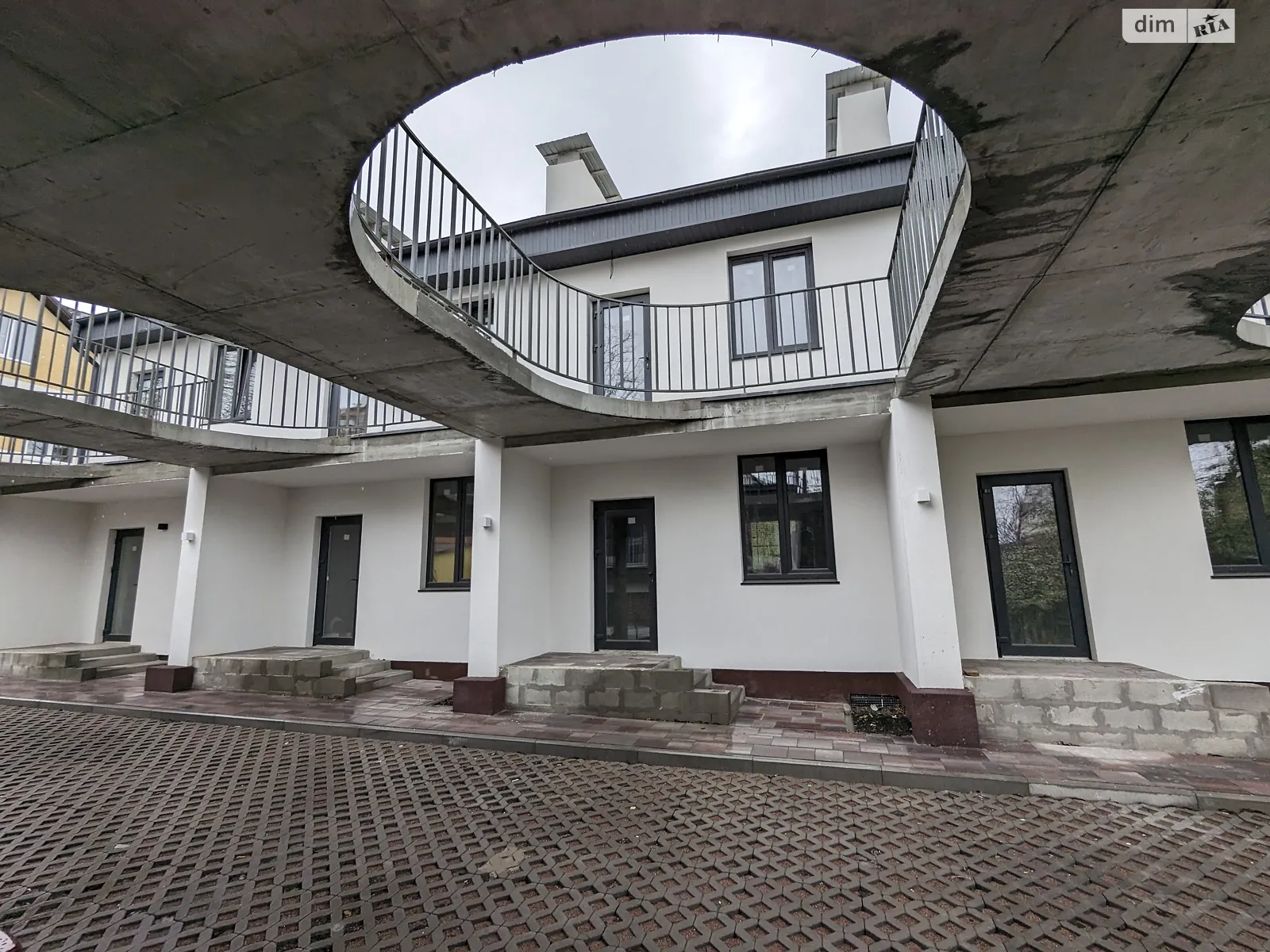 Продается 1-комнатная квартира 23.7 кв. м в Ирпене, ул. Николая Сингаевского(Новооскольская) - фото 1