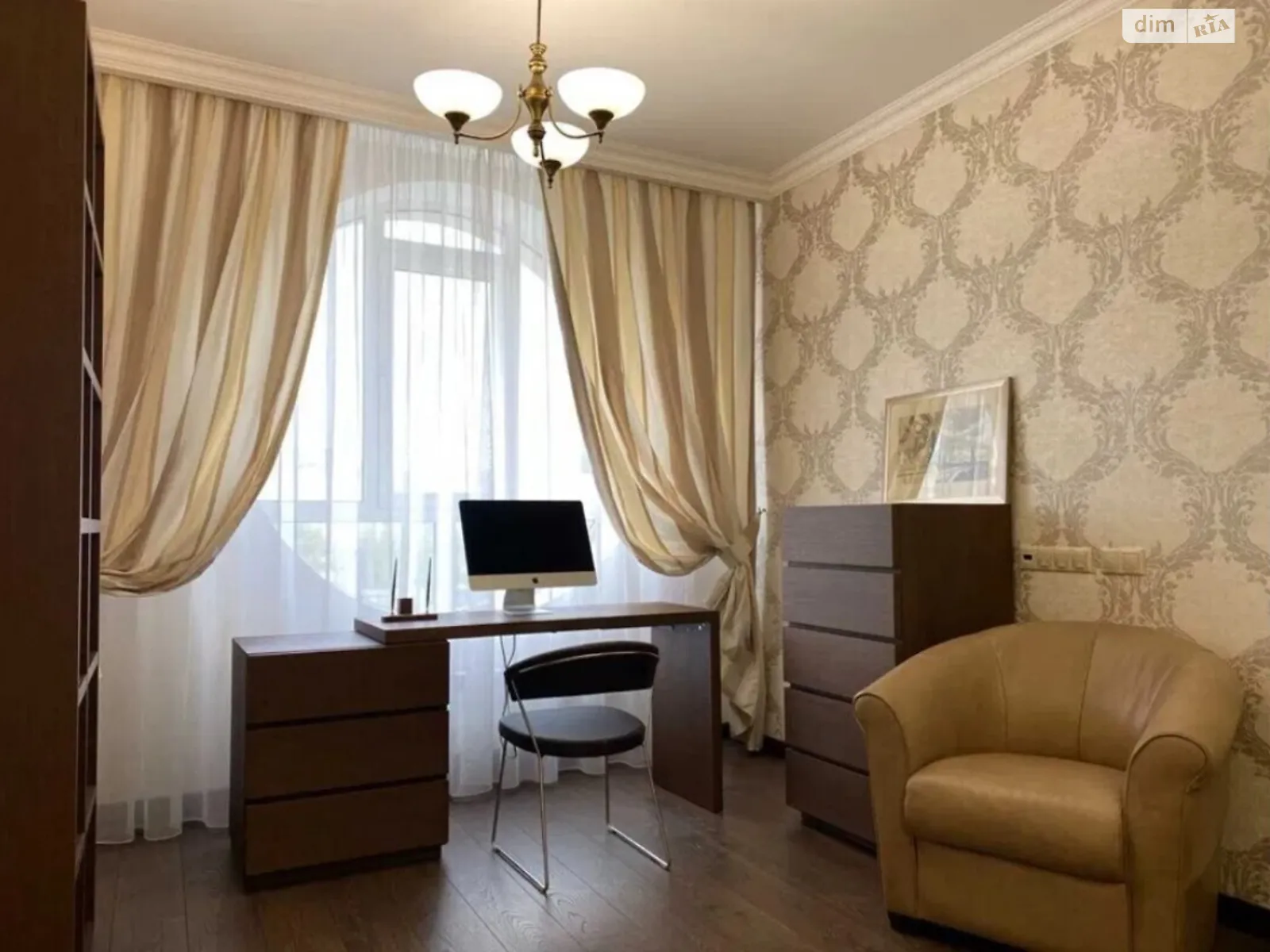 Сдается в аренду 3-комнатная квартира 198 кв. м в Киеве - фото 3