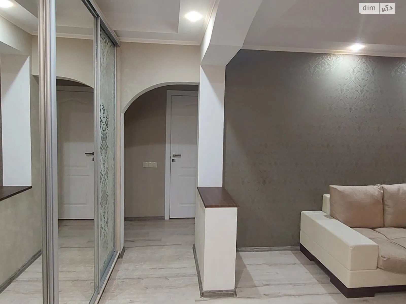 3-комнатная квартира 61.4 кв. м в Запорожье, бул. Строителей, 12 - фото 1