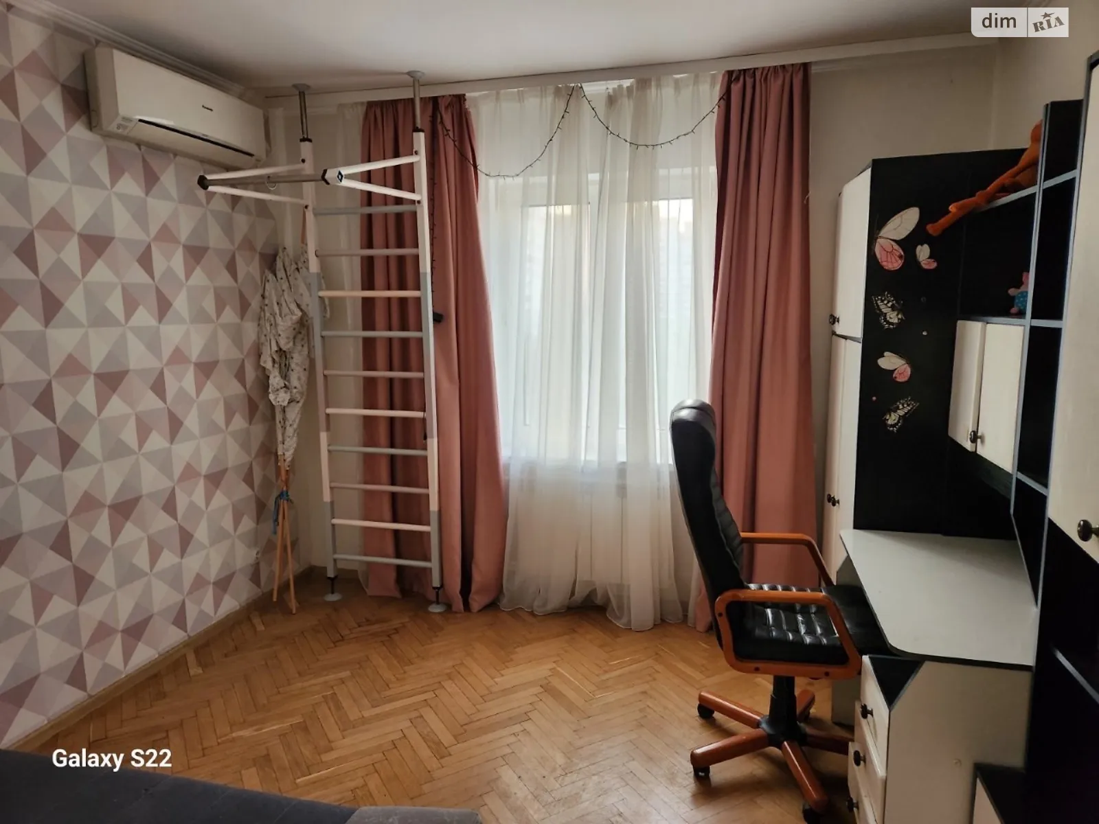 Продается 3-комнатная квартира 96 кв. м в Киеве, ул. Срибнокильская, 4 - фото 1