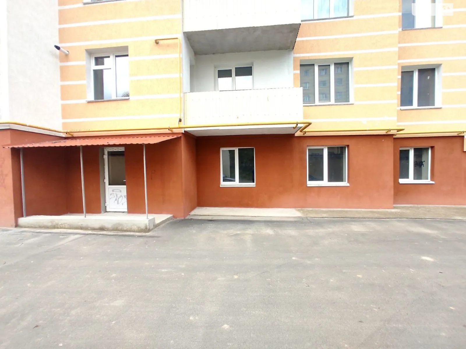Продається об'єкт сфери послуг 106.6 кв. м в 10-поверховій будівлі, цена: 44500 $ - фото 1