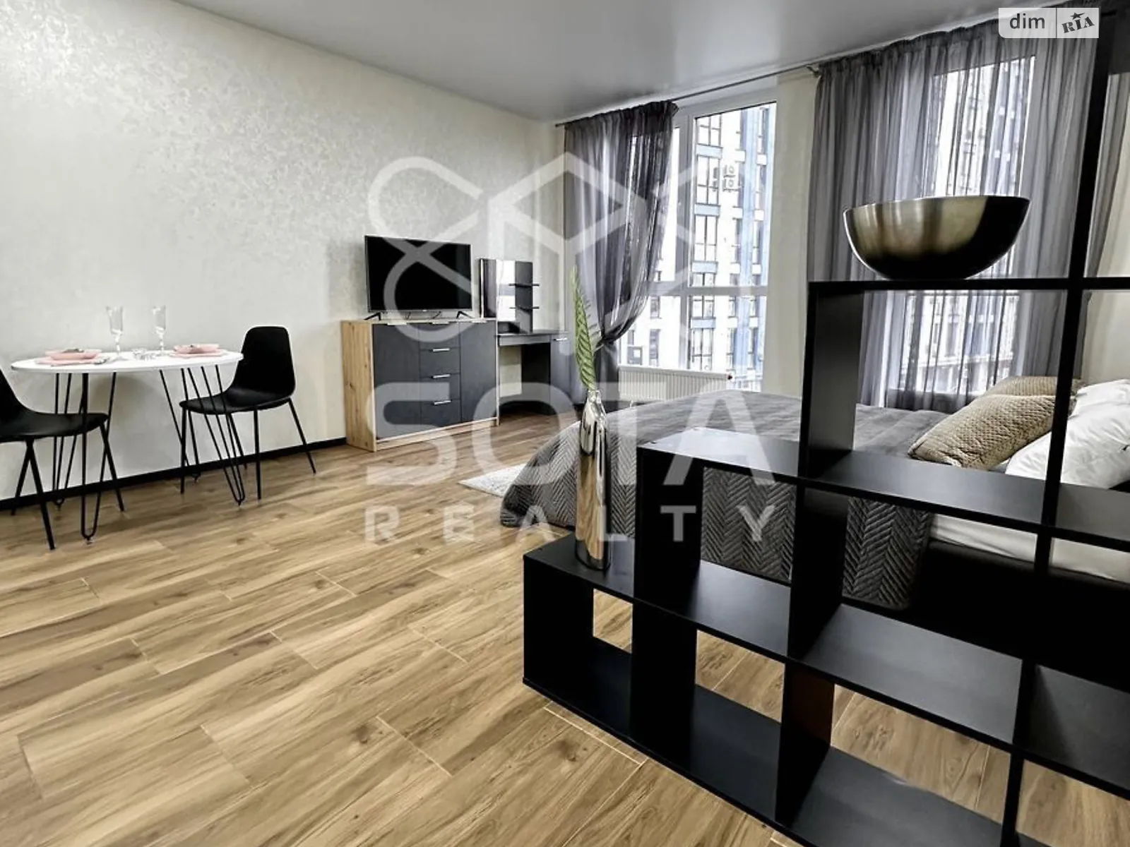 Продается 1-комнатная квартира 39 кв. м в Киеве, ул. Центральная, 21А