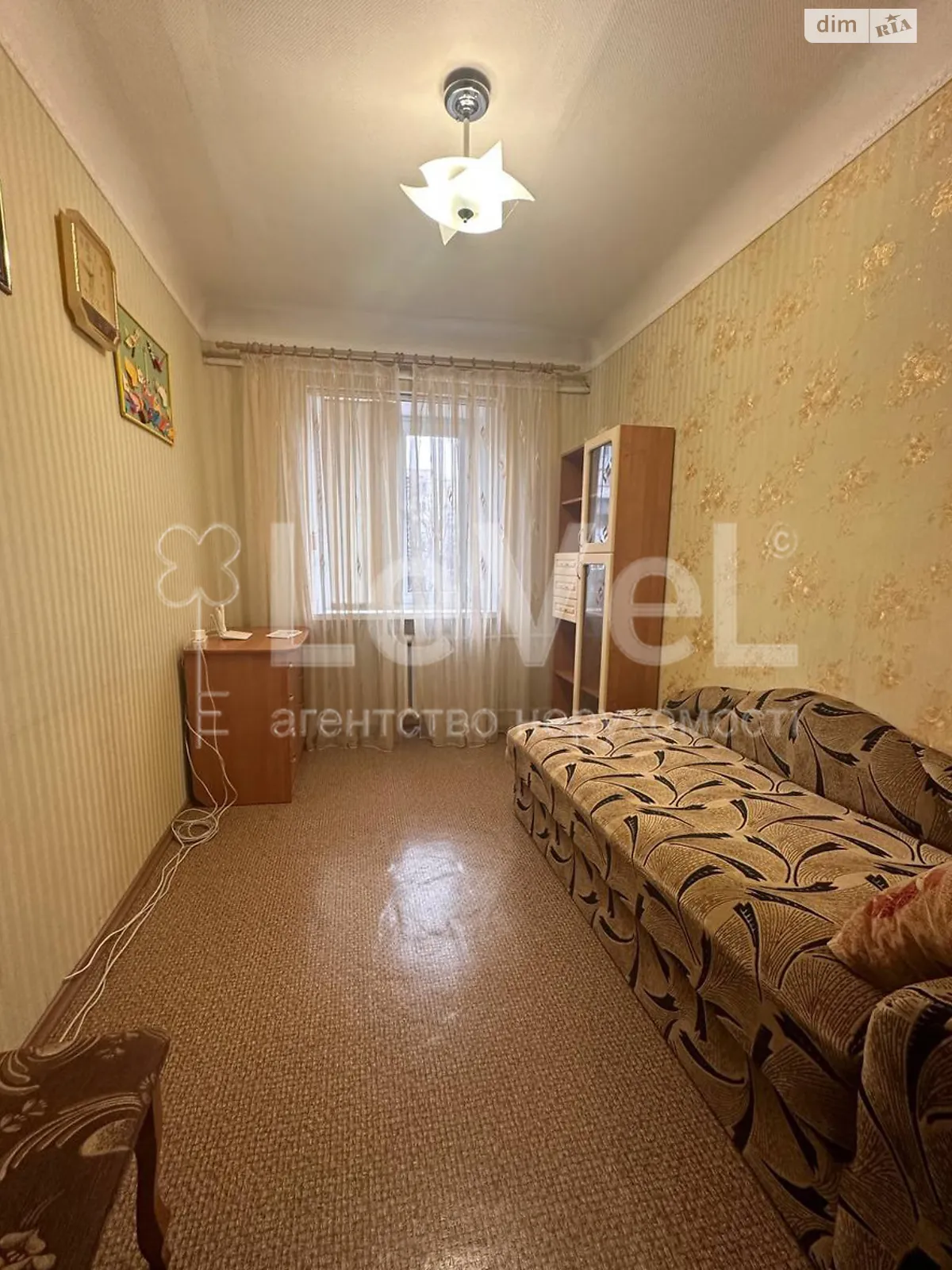 Продається кімната 39 кв. м у Києві, цена: 26500 $