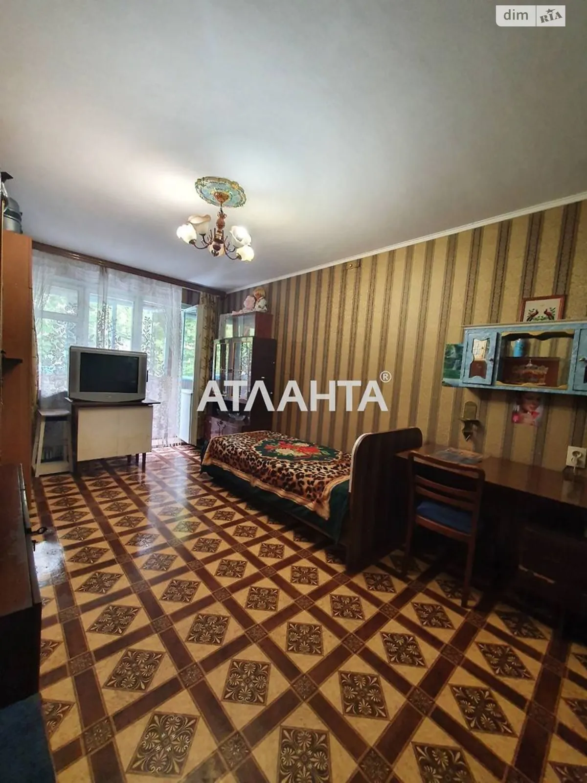 Продається 3-кімнатна квартира 64.7 кв. м у Одесі, вул. Маршала Малиновського