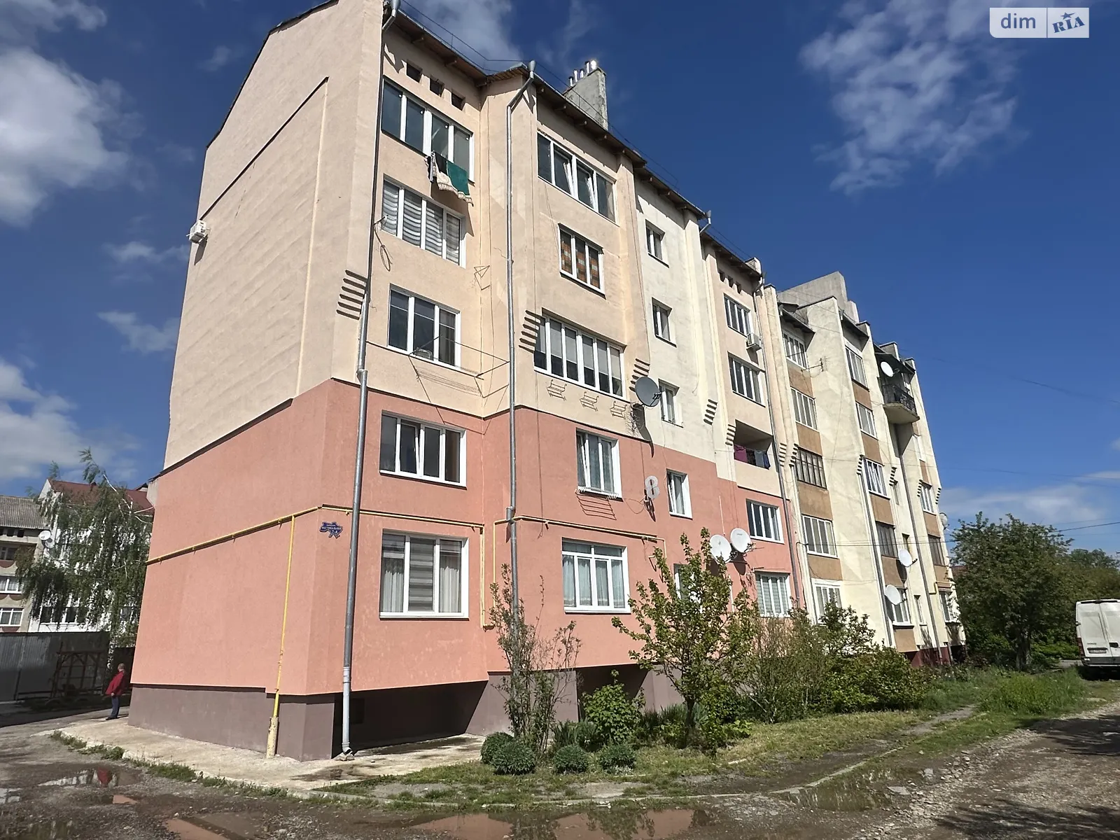 Продается 1-комнатная квартира 42 кв. м в Черновцах, пер. Фестивальный, 7А