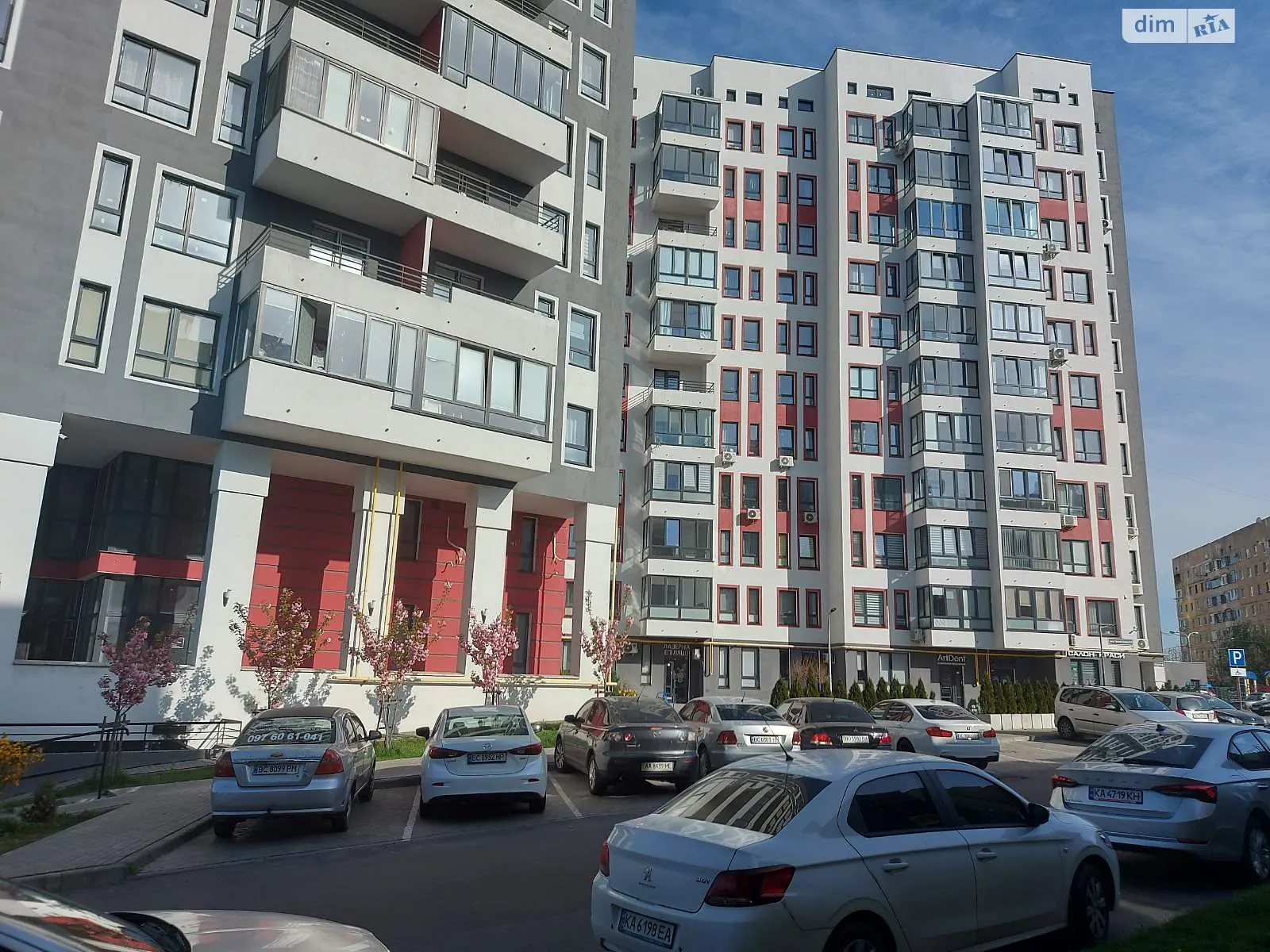 Продается 3-комнатная квартира 87 кв. м в Львове, просп. Красной Калины, 35В