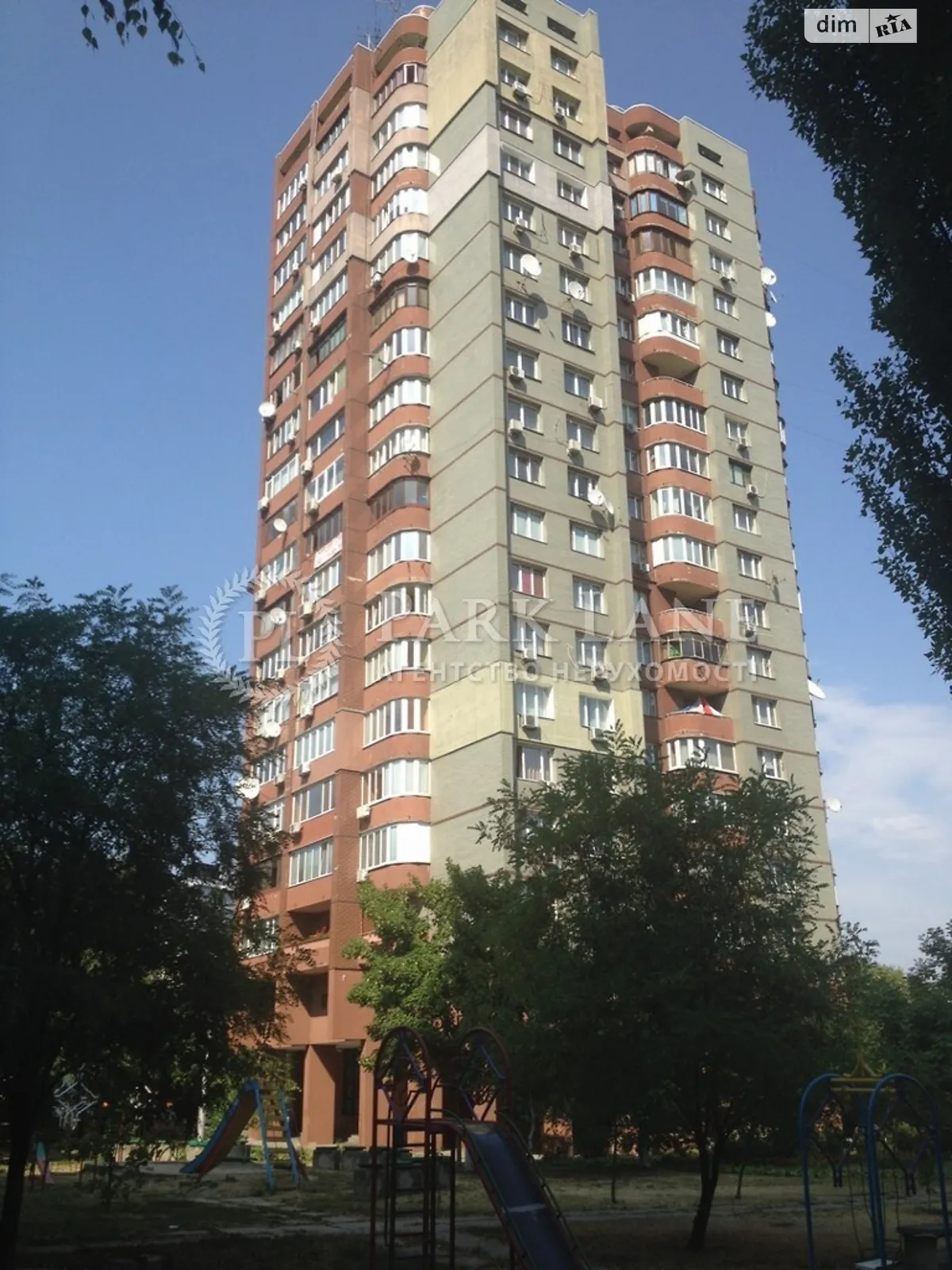 Продается 3-комнатная квартира 100 кв. м в Киеве, ул. Старонаводницкая - фото 1