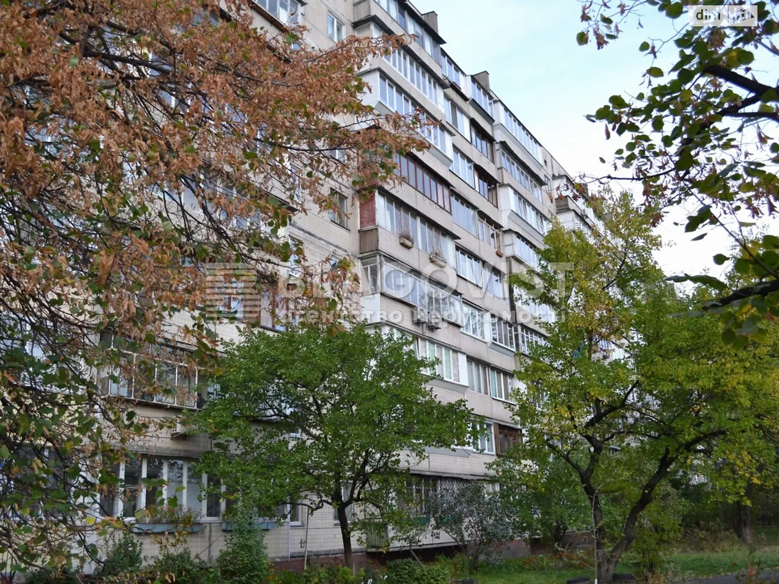 Продается 3-комнатная квартира 71 кв. м в Киеве, пл. Пантелеймона Кулиша(Луначарского), 1-2