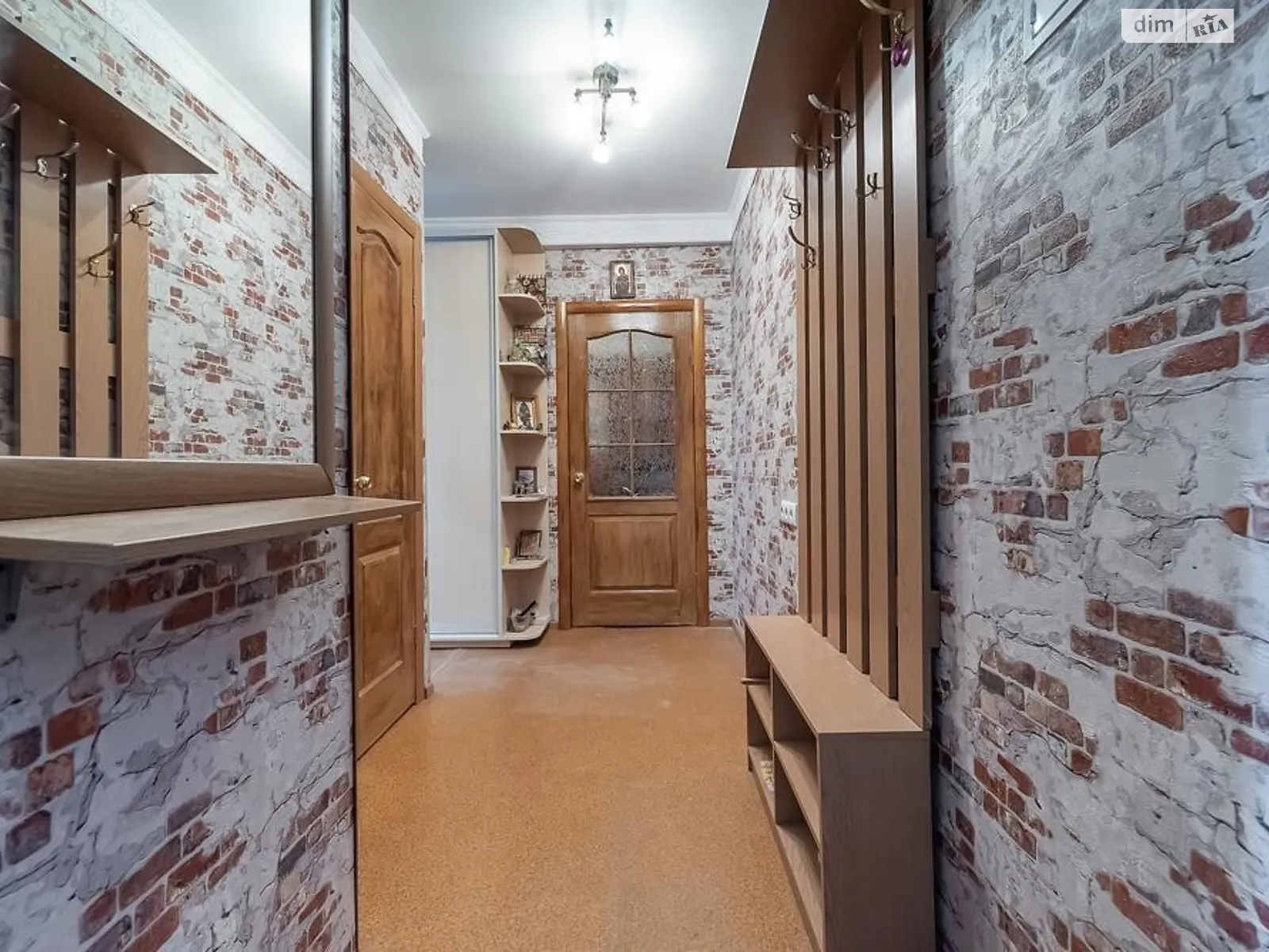 Продается 2-комнатная квартира 46 кв. м в Киеве, цена: 53000 $