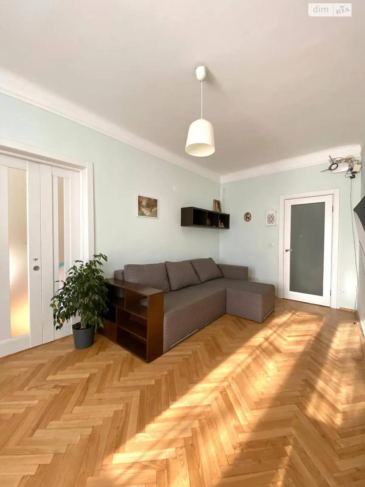 Продается 3-комнатная квартира 73 кв. м в Львове, ул. Костя Левицкого