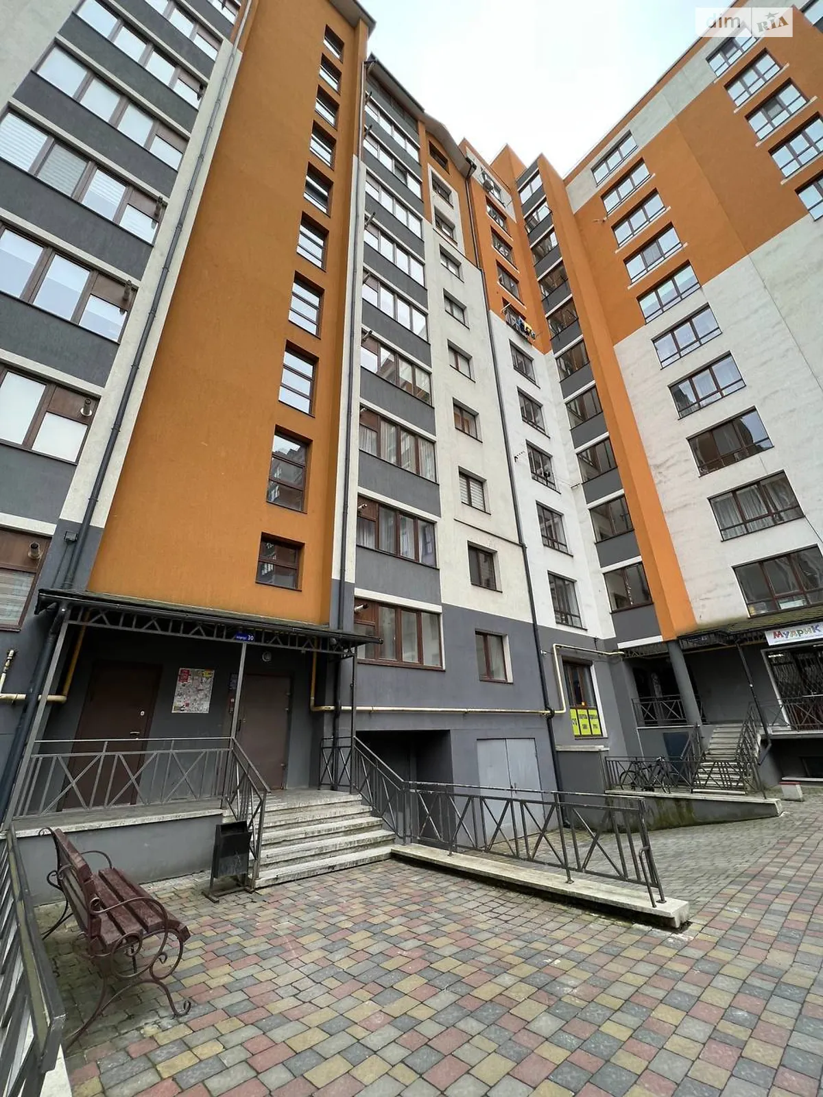 Продается 3-комнатная квартира 83 кв. м в Угорниках - фото 3