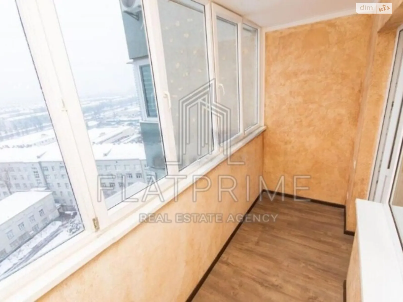 Продается 1-комнатная квартира 124 кв. м в Киеве, ул. Ованеса Туманяна, 15А - фото 1